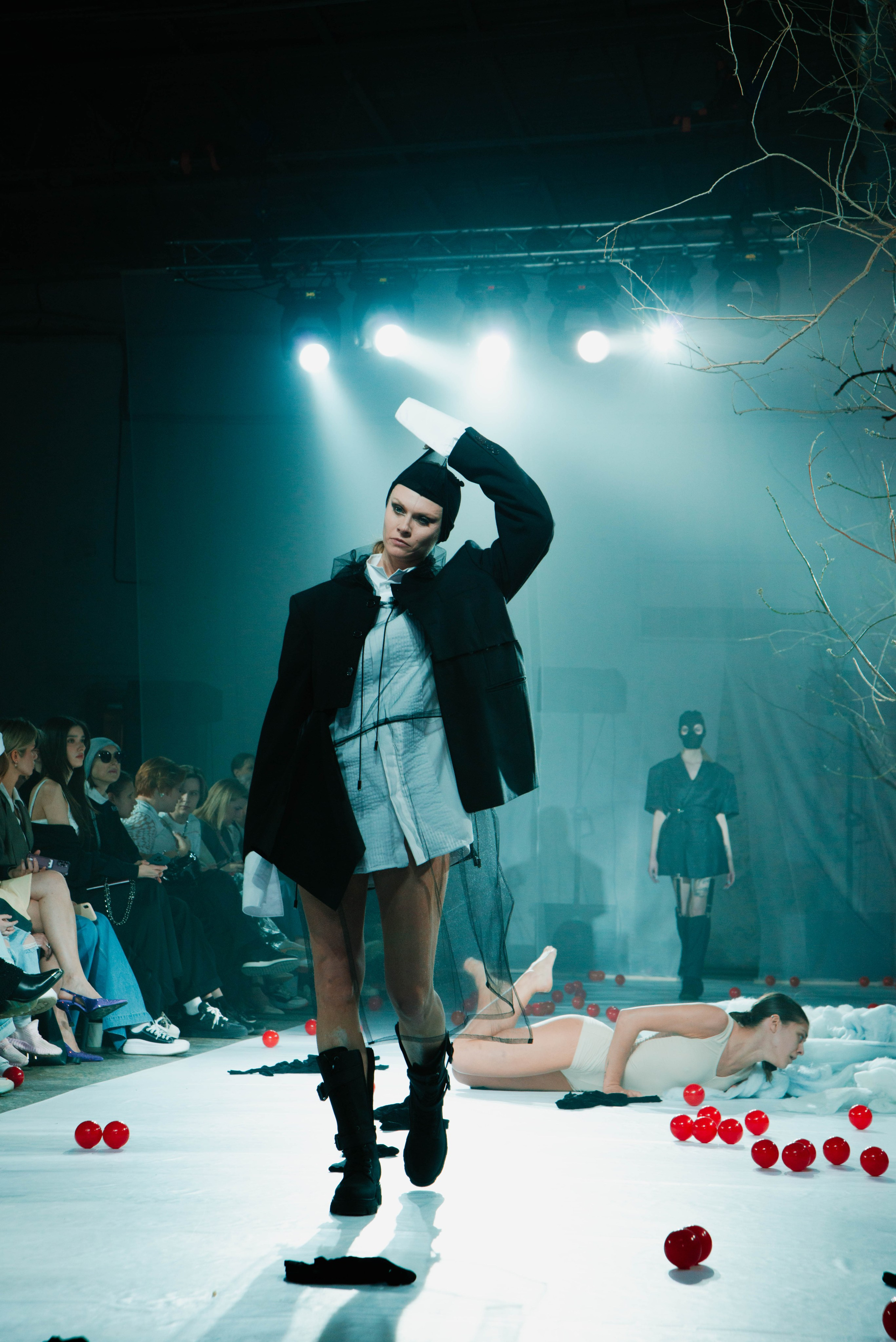 Показ «Красный Шум». Ксения Glossa. Портретный и репортажный фотограф в Самаре