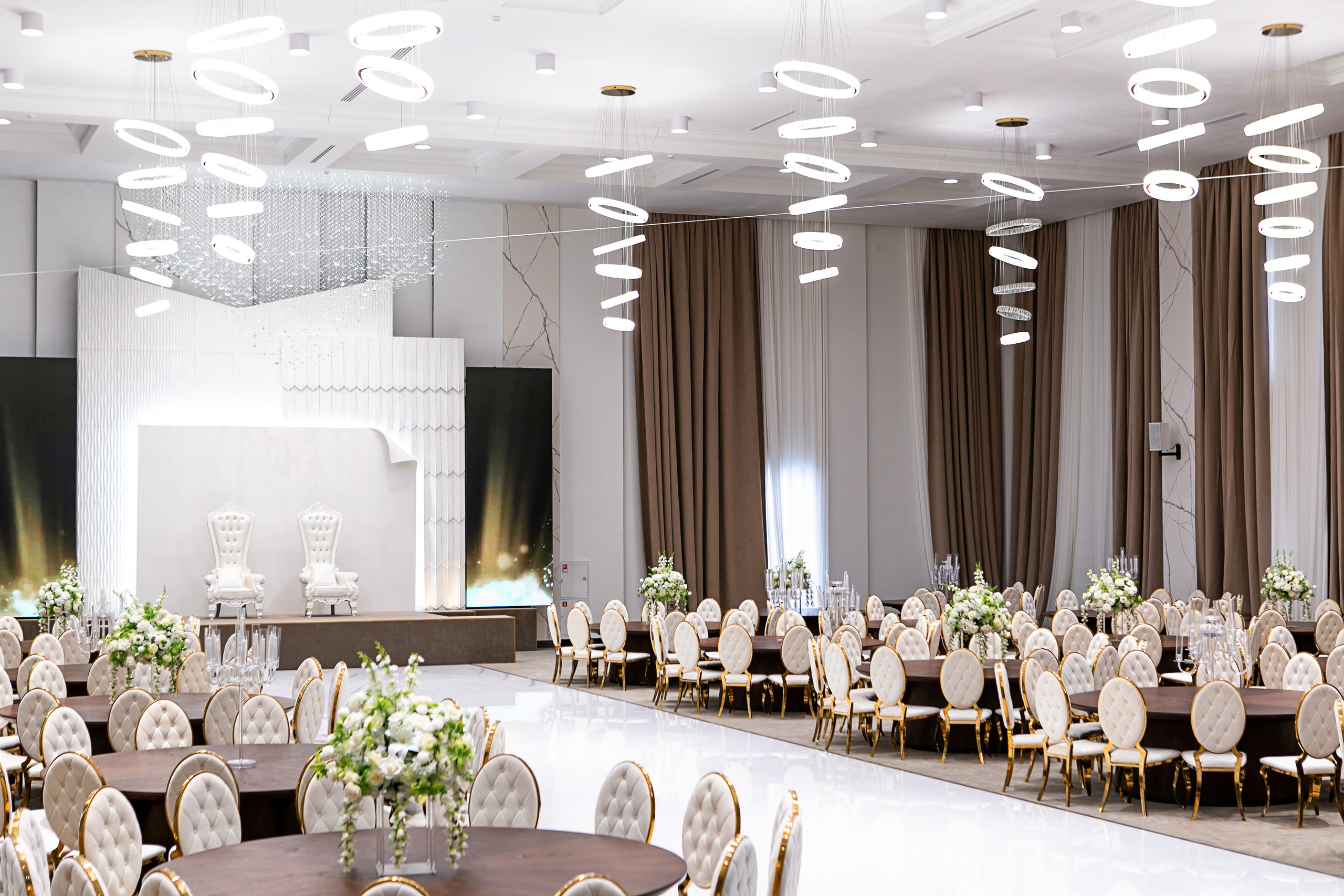 Банкетный зал Grand Holl. Контент фотограф, съемка для маркетплейсов, фуд съемка и репортажи в Новосибирске Ралия Галеева