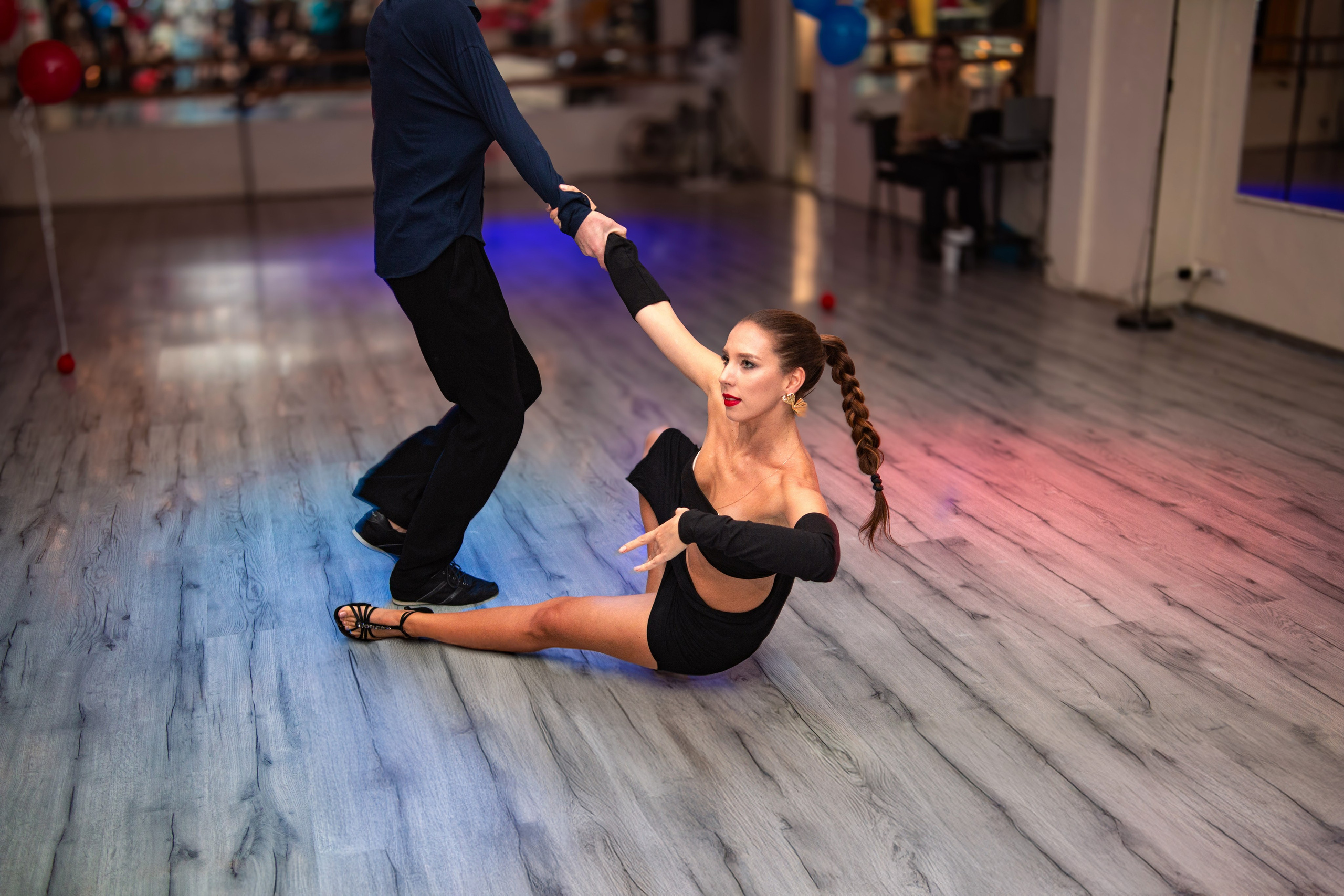 Вечеринка в школе танцев Dance cafe