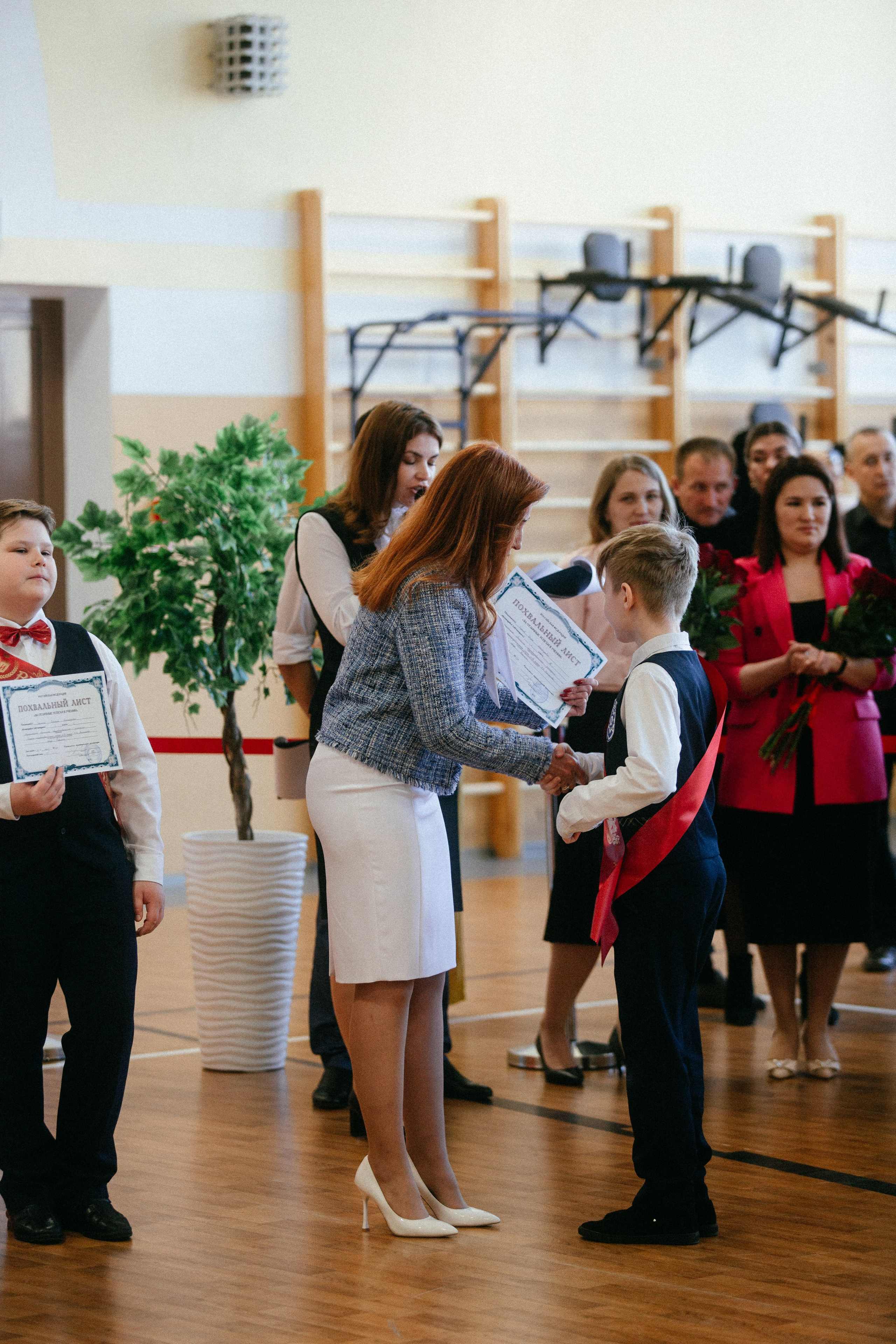 Выпускной в начальной школе. Арт-фотограф Крис Л. в Тобольске: портрет, семейные, свадьбы