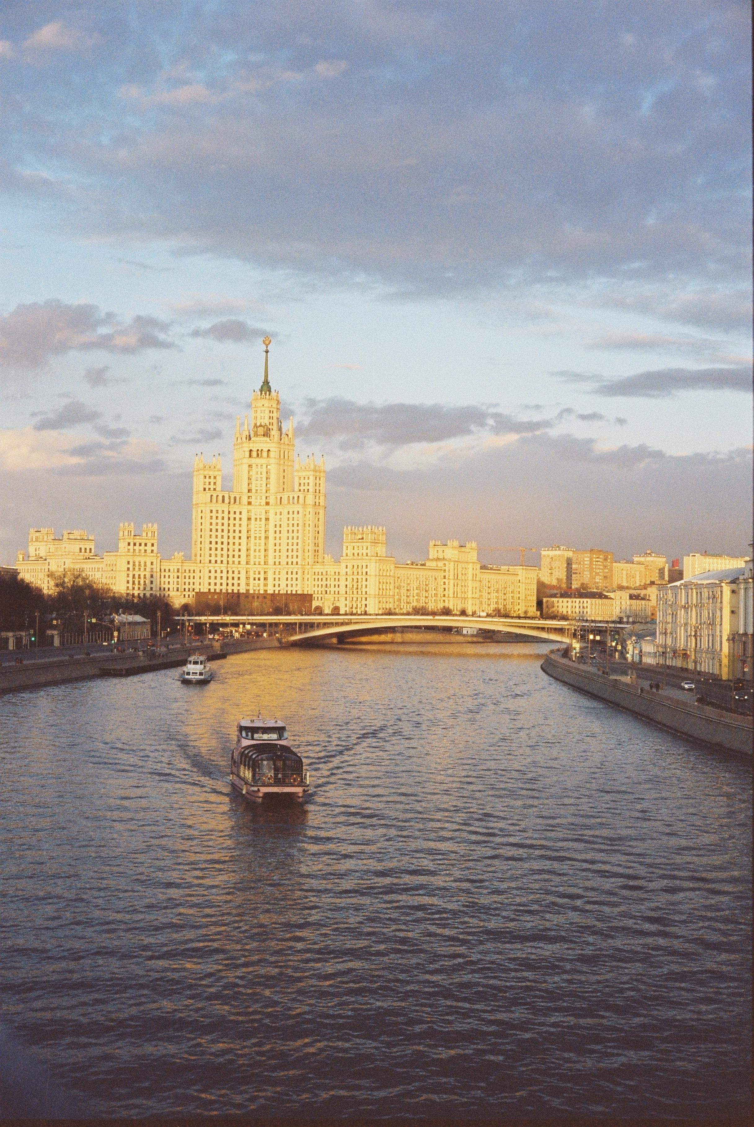 Moscow. @tomrus: Рустам Шагиморданов — фотограф