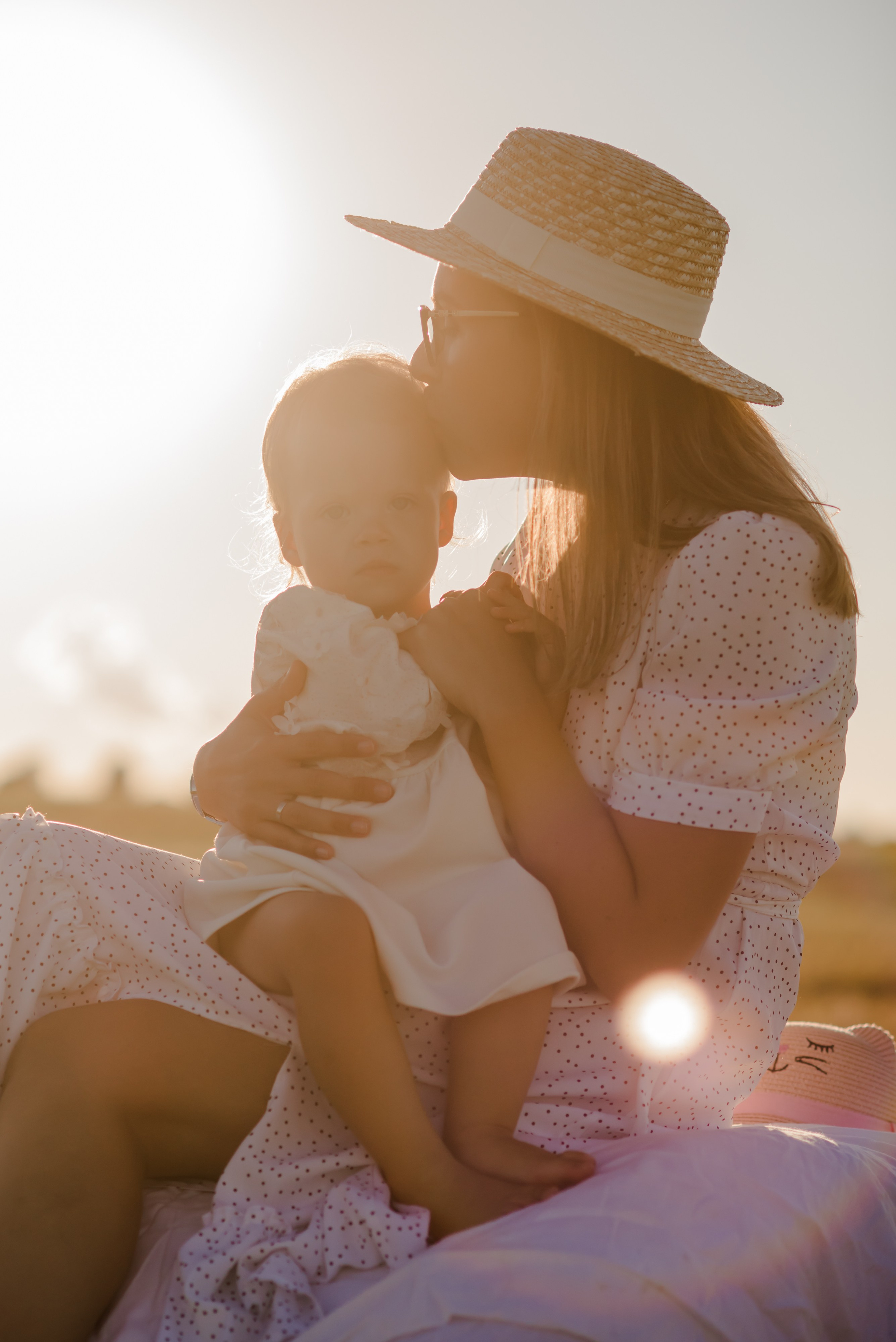 Семья в поле. Свадебный и семейный фотограф Евгения Кононова