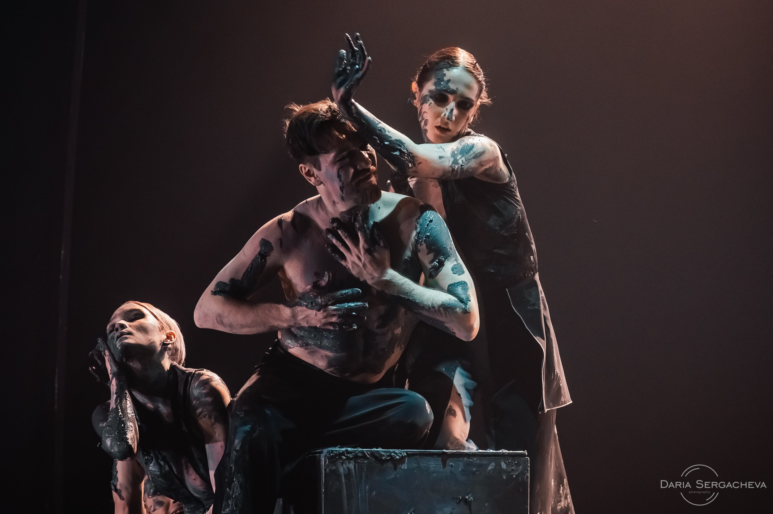 Спектакль «Безморье». Художник по свету Максим Сергачев