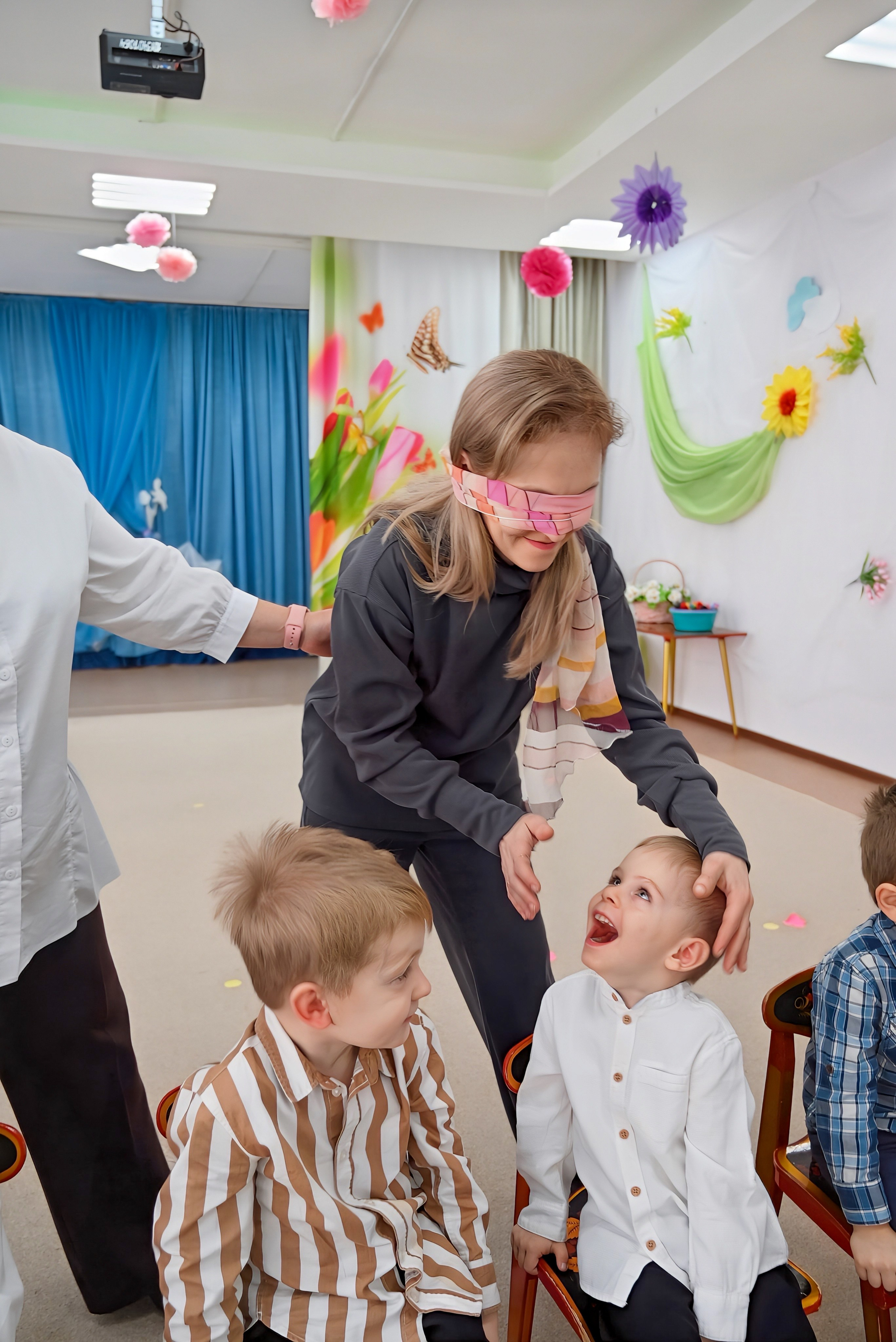 Праздник в группе «Дружная семейка». Семейный и детский фотограф Москва