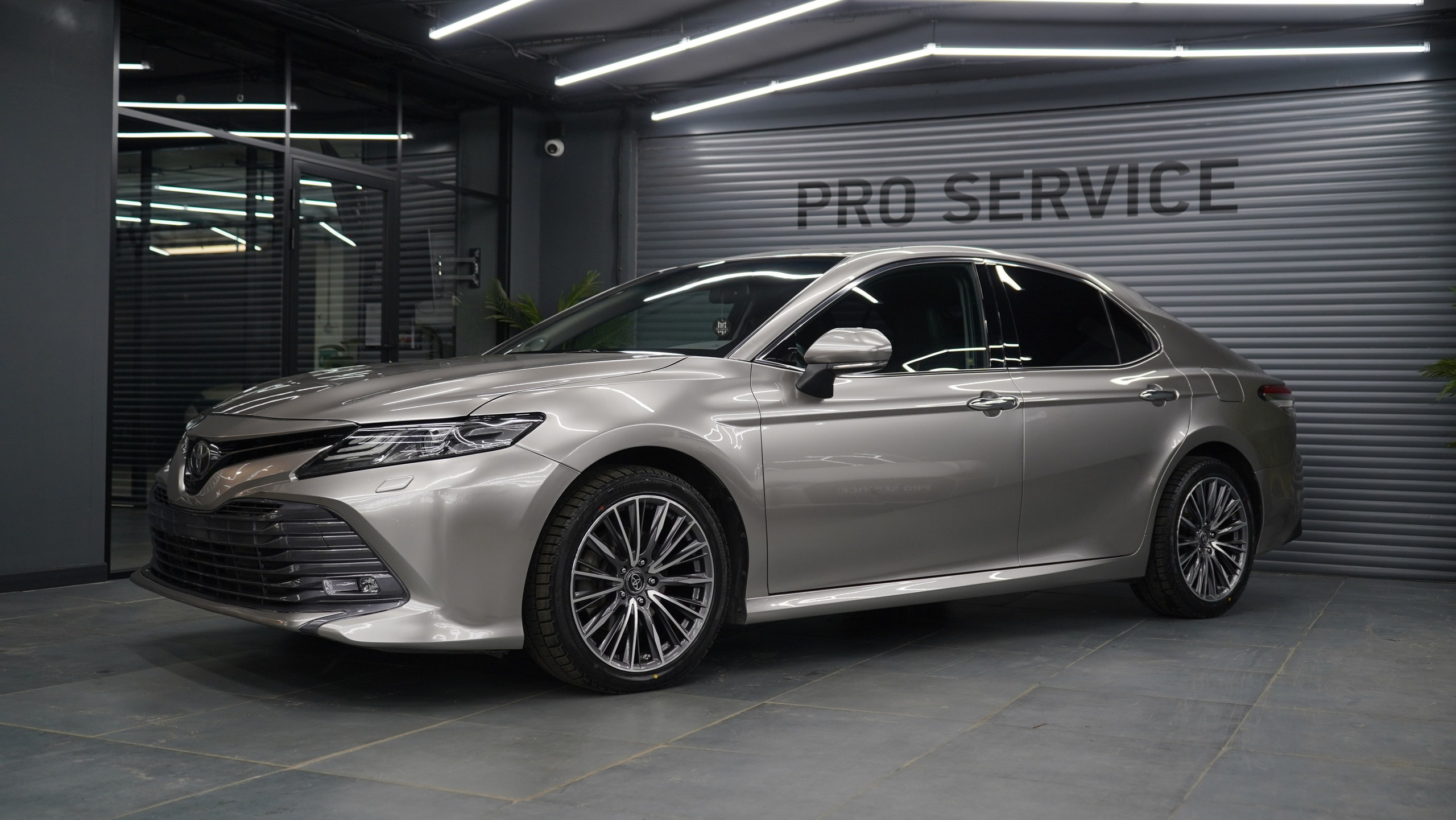 Toyota Camry. Никита Смирнов — фотограф в Москве | SMIRNOW MEDIA