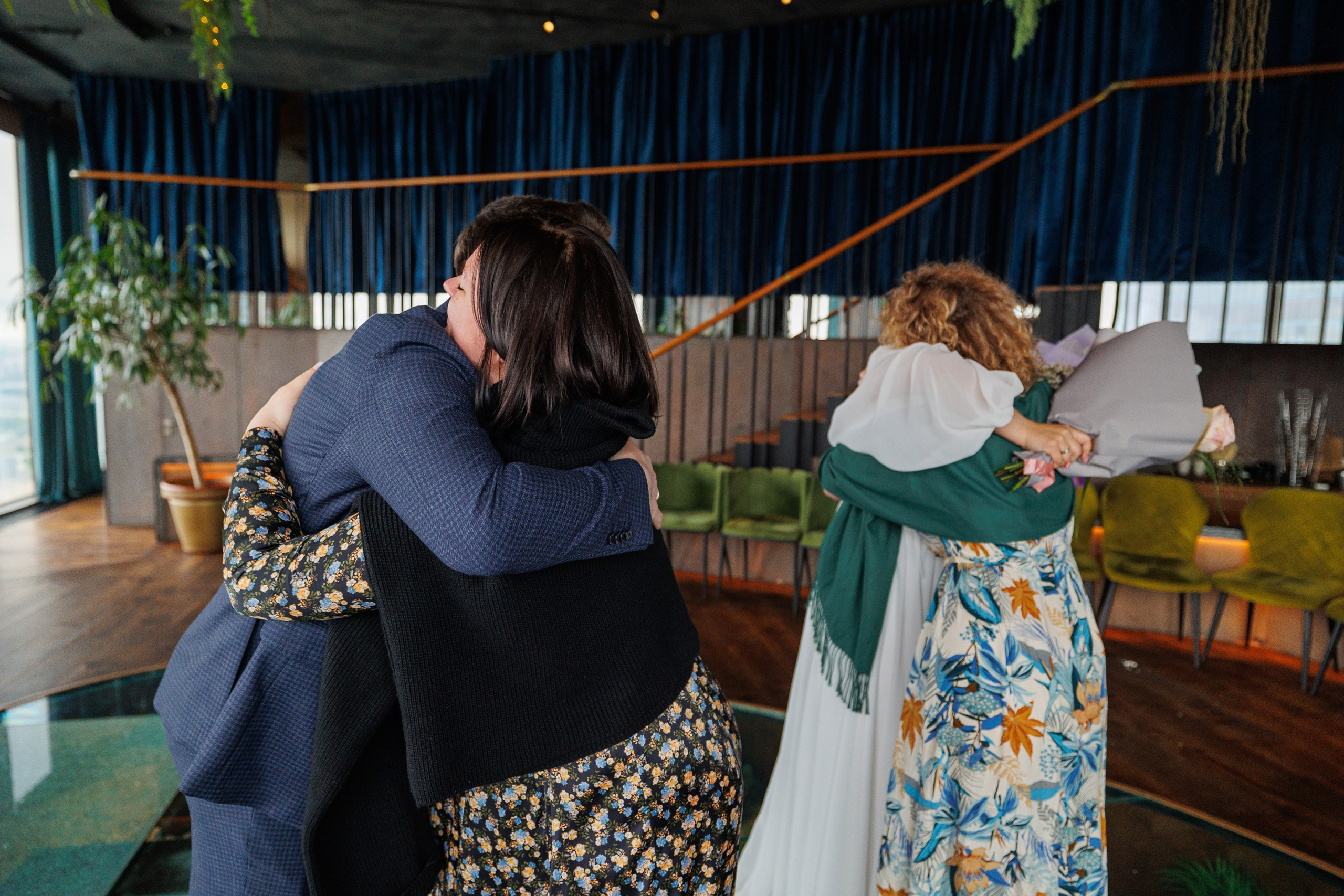 Фотограф на регистрацию в ЗАГС Москва Сити Birds Башня ОКО. Примеры фото, отзывы молодоженов и заявка на регистрацию через официальный сайт.