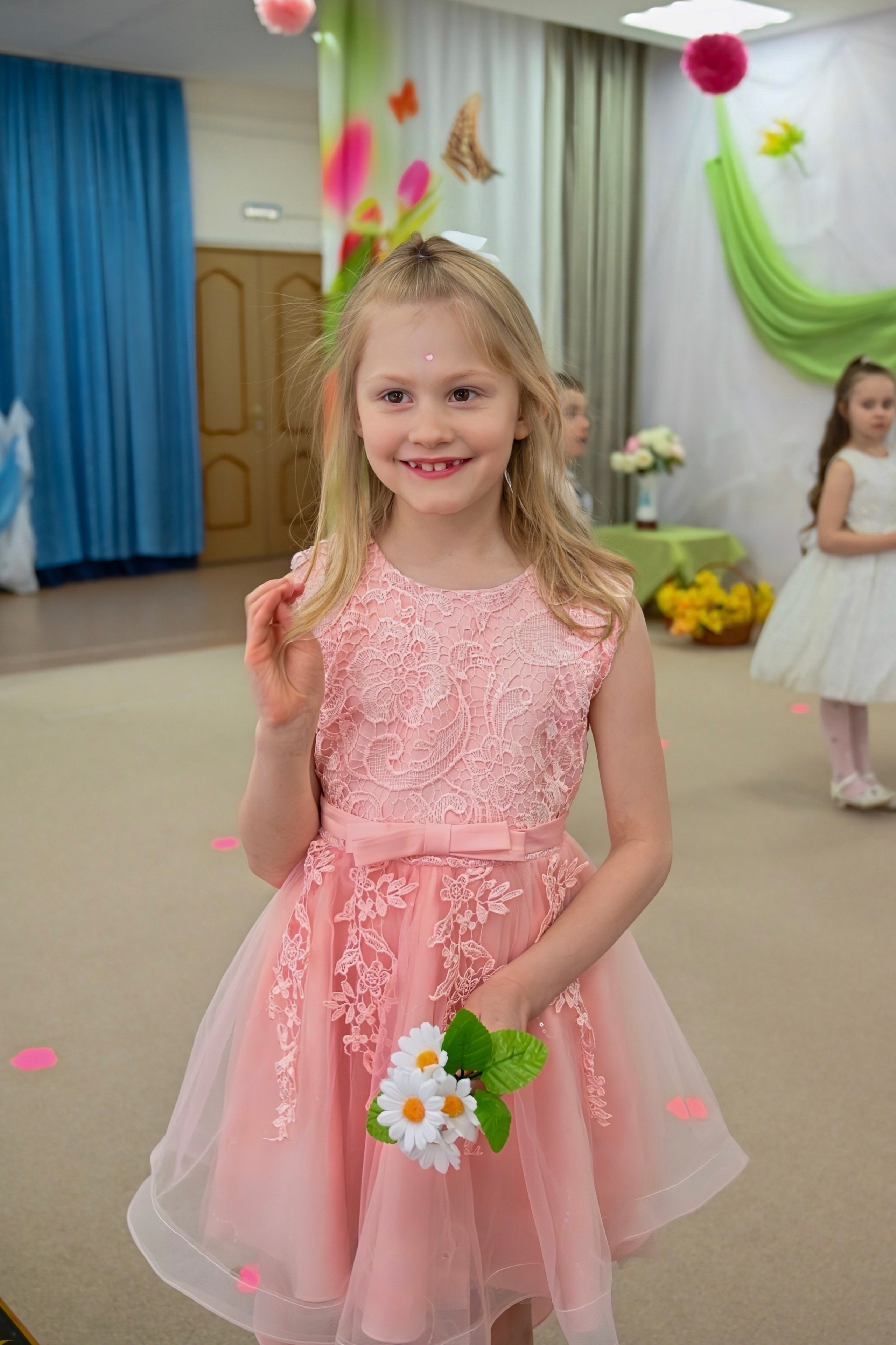 Праздник в группе Цветик семицветик. Семейный и детский фотограф Москва