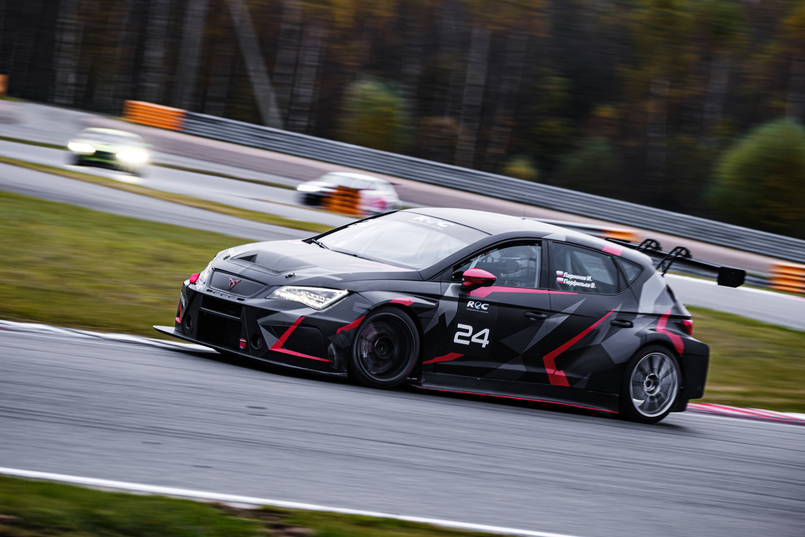 Российская серия гонок на выносливость. Авто и мотоспорт — фотограф Антон Медведев iCoguar