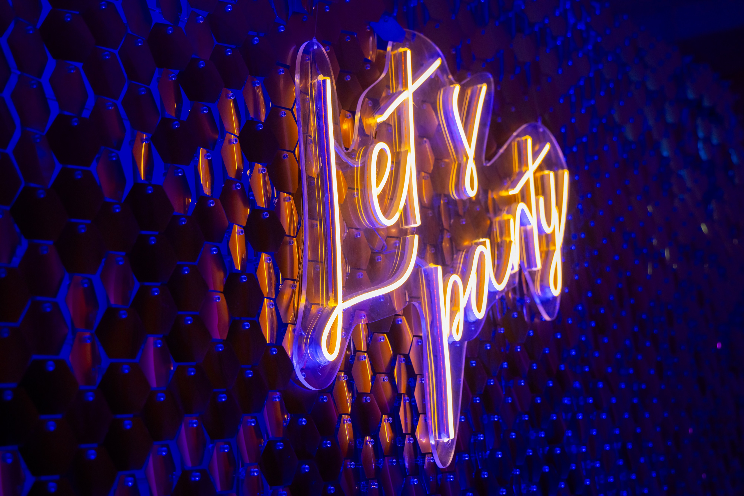 Школьный выпускной 2024 год в Соколе (Минск). Свадебный фотограф в Минске/Беларуси Сергей Спиридонов