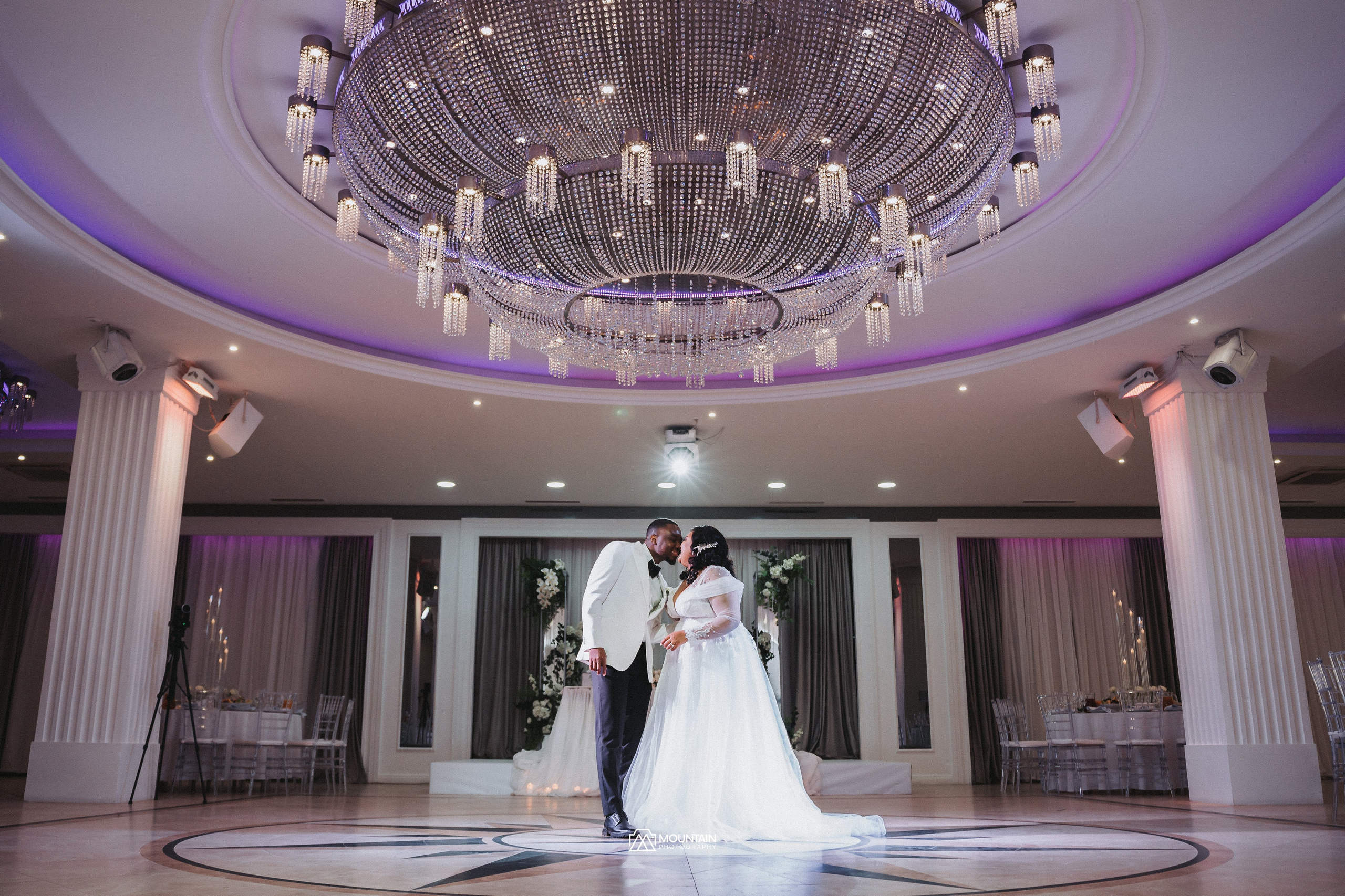 Cletus And Karabo. Я занимаюсь событийной, свадебной, товарной, студийной… фотографией