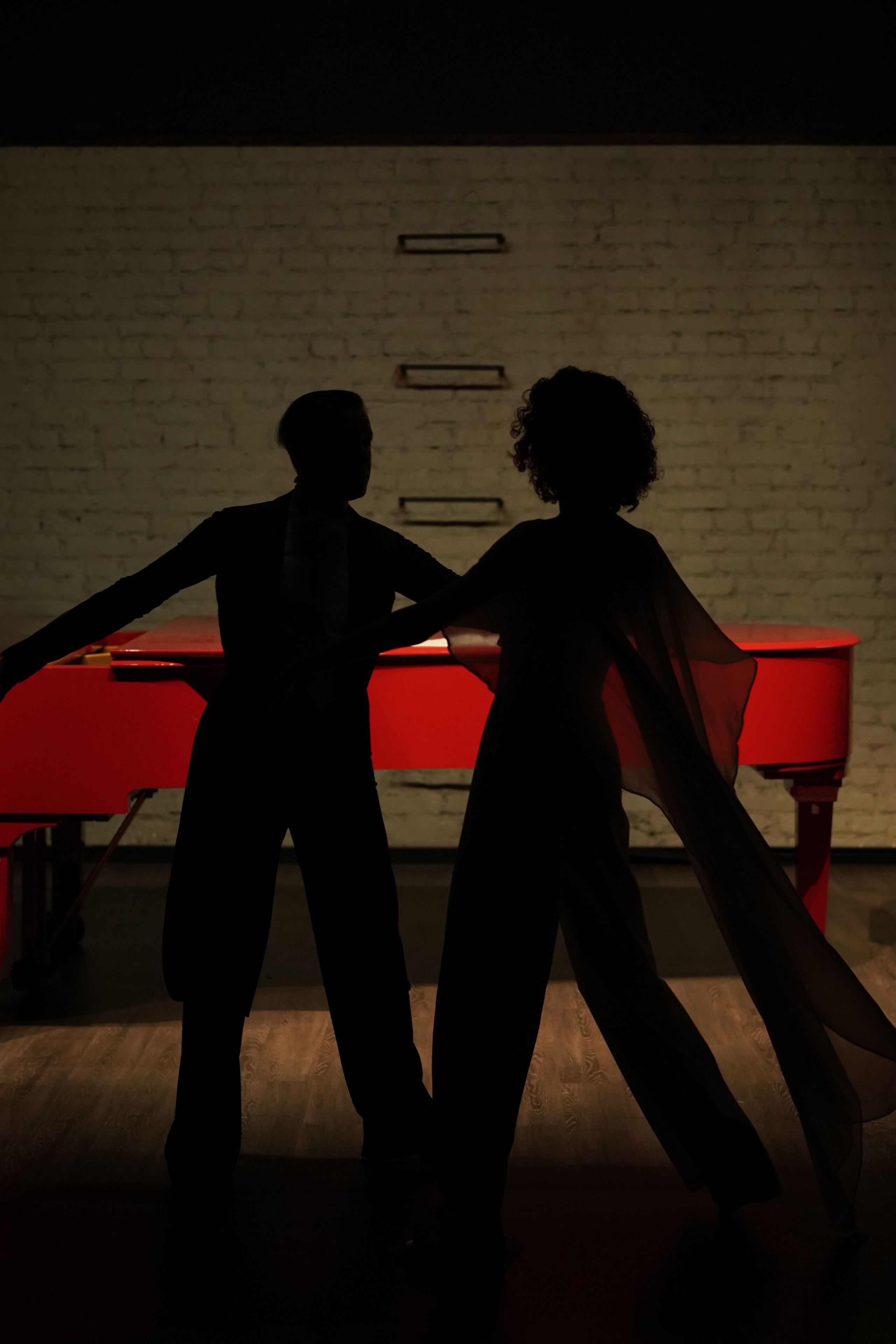 В сумраке Есенин-центра. 7/11/25. Фотограф Строгино Яна Гавриленко