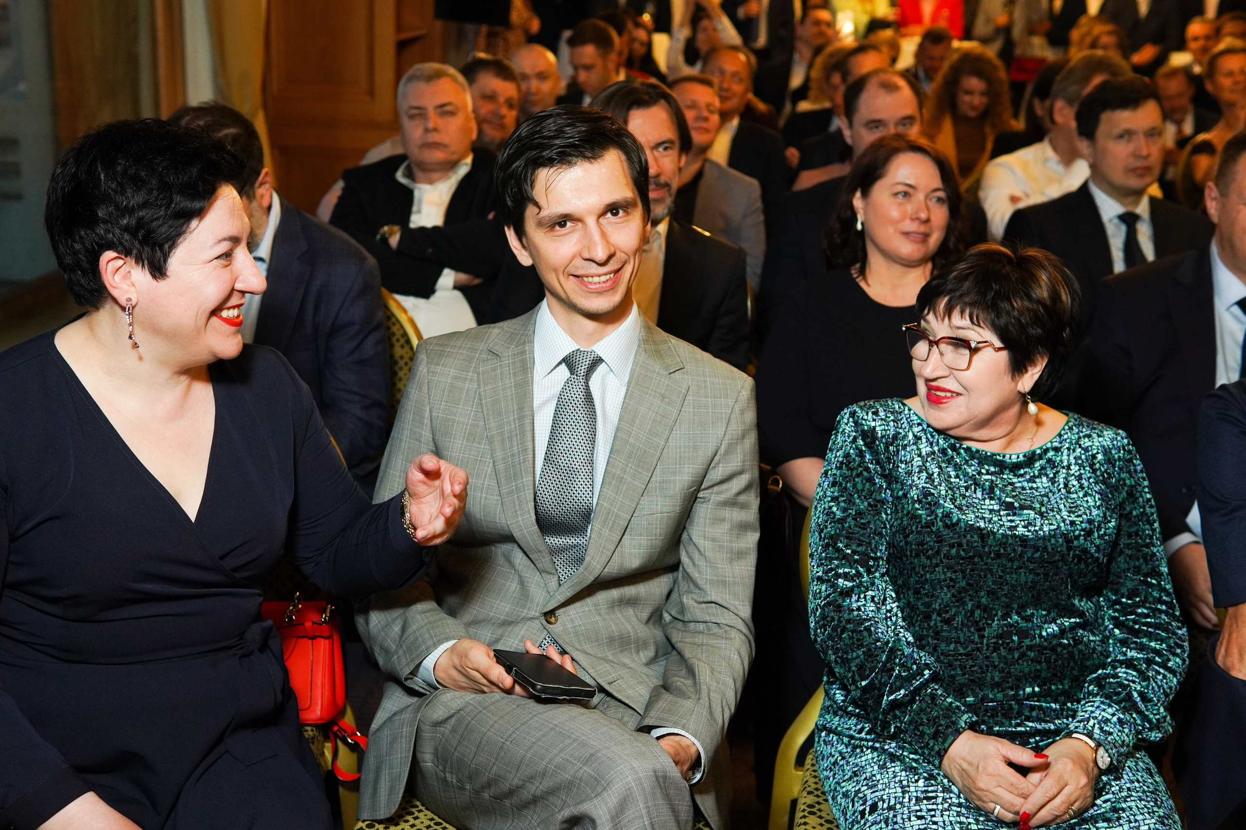 Конференция с М Хазиным. Фото | Видео Контент Мишель Ватаманюк