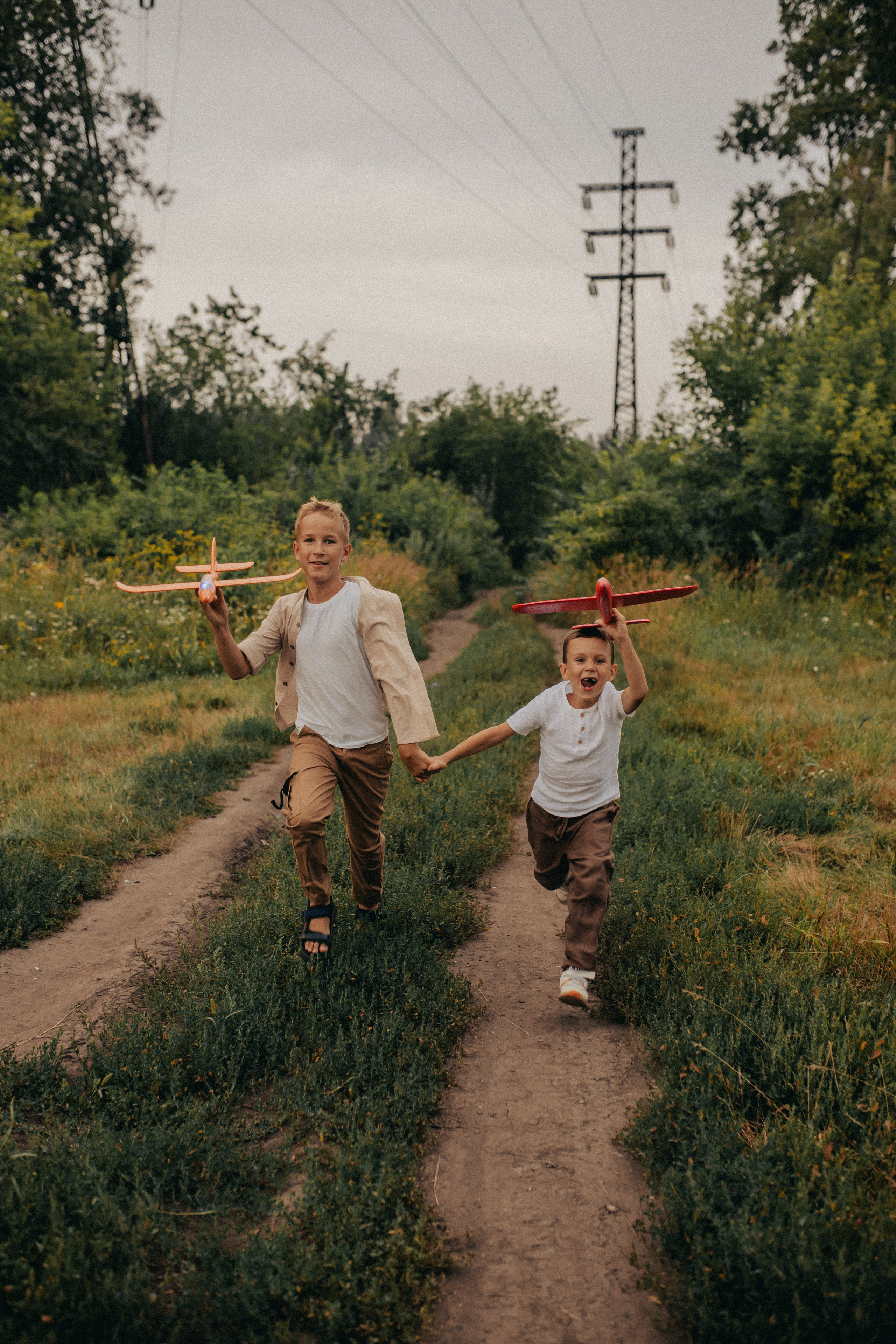 Во дворе нашего дома. Свадебный фотограф Новосибирск