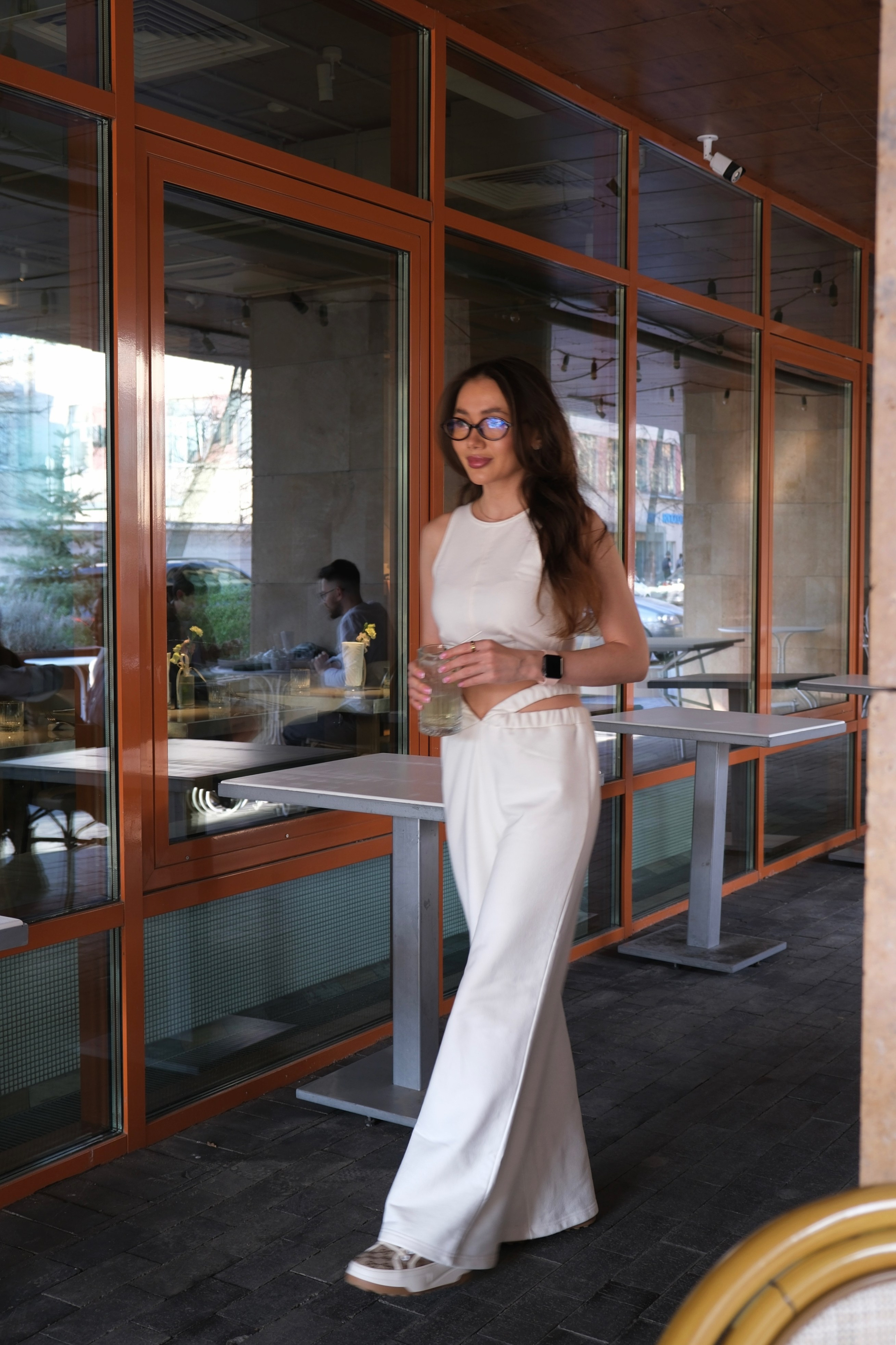 В кафе. Фотограф на камеру и мобильная съемка в Казани Лидия