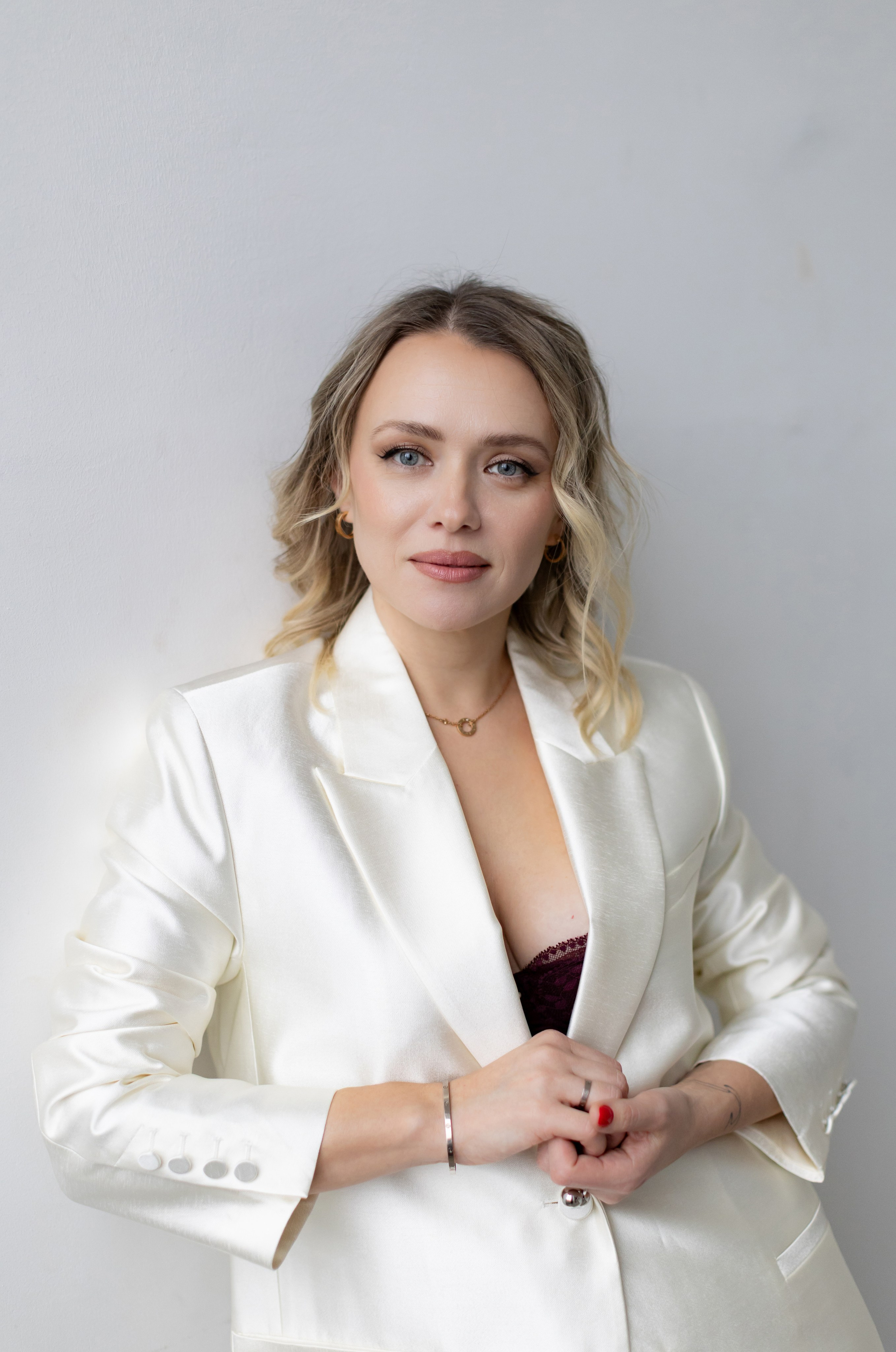 Фотосессия в лаконичной студии с Ульяной. Портретный и семейный фотограф Юлия Герман