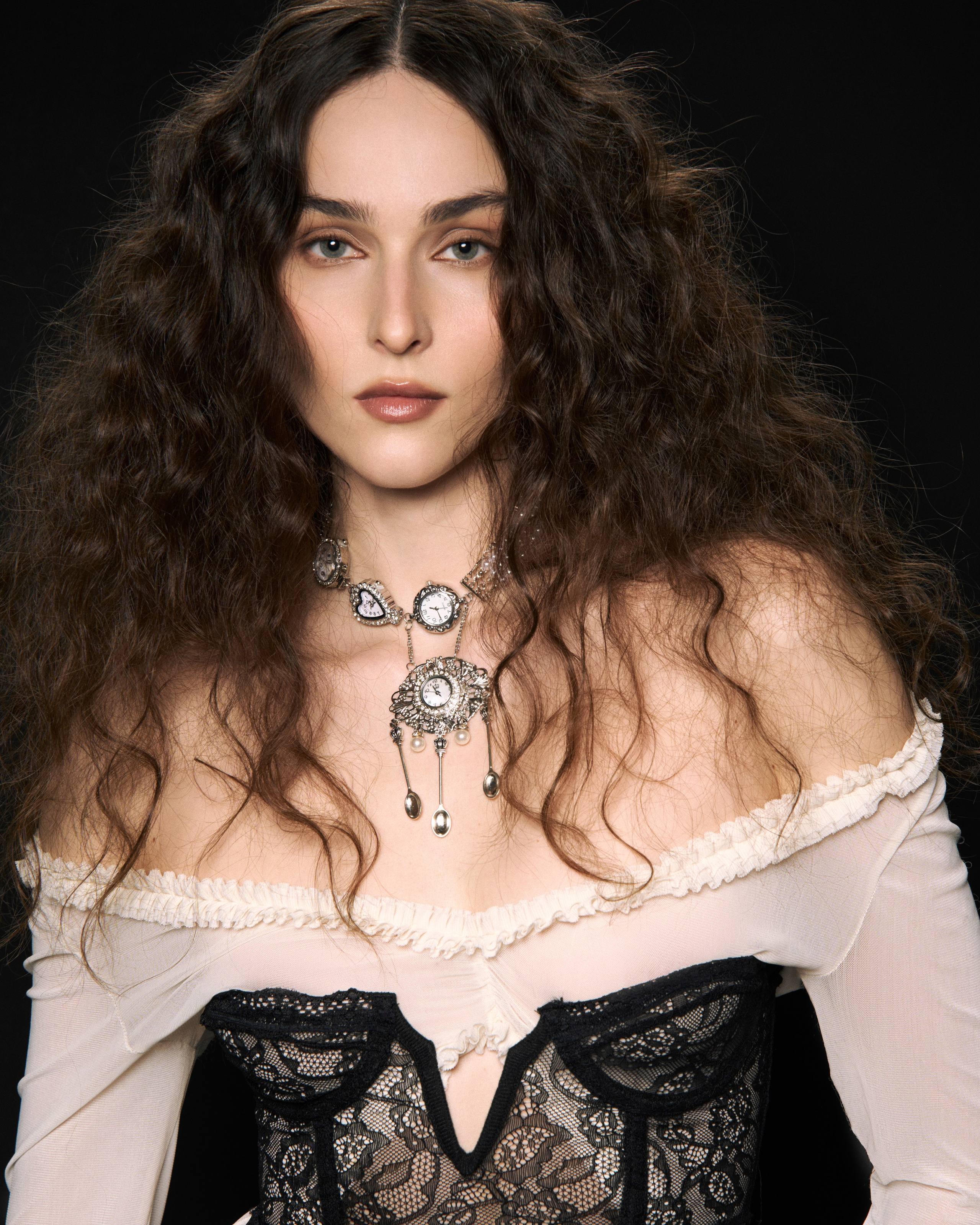 VICTORIA (editorial). Anastasia Patshina