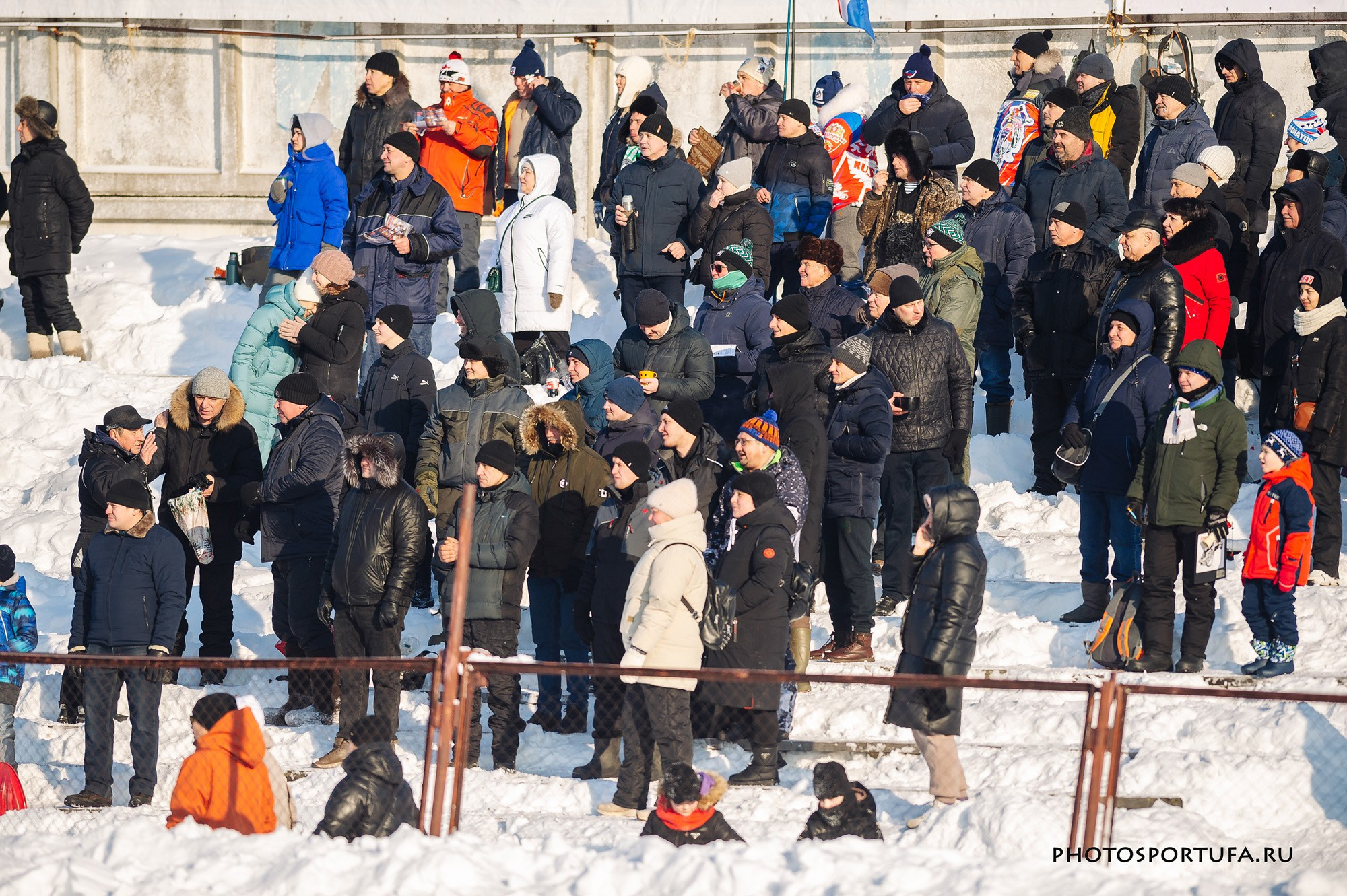 Мотогонку на льду. Спортивный фотограф в Уфе Евгений Буров