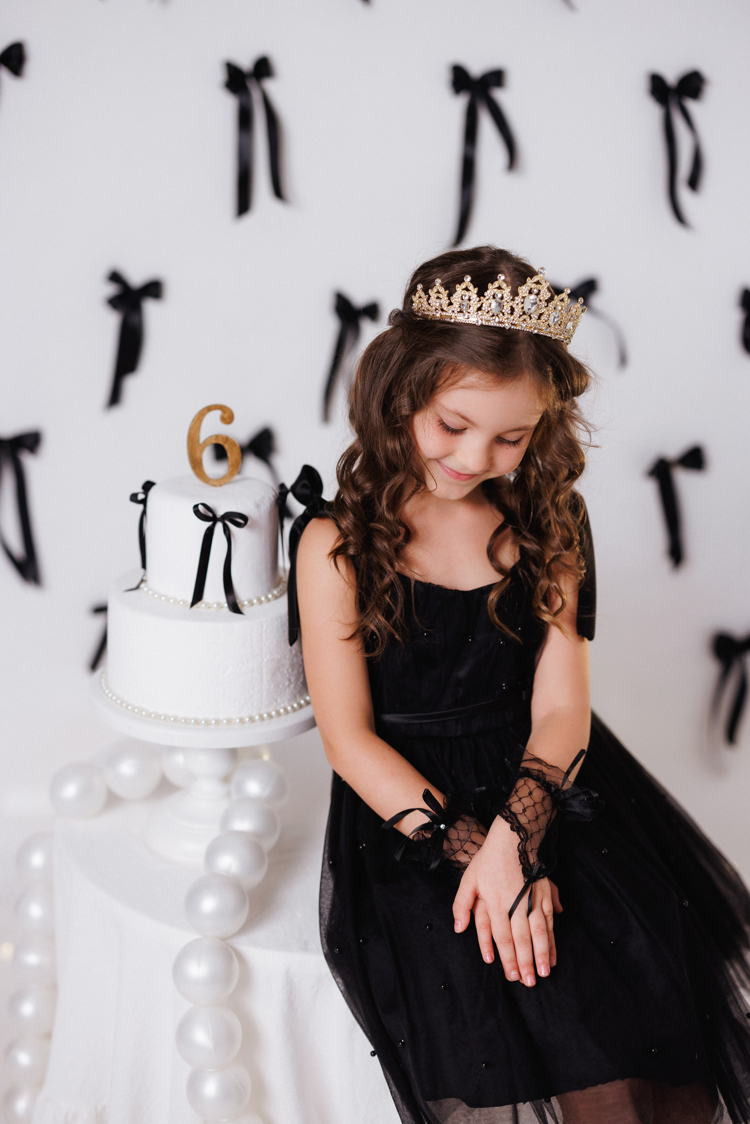 Детская фотосессия к Дню рождения для девочек, фотостудия «Антураж». Семейный и детский фотограф в Краснодаре Анна Трашкова