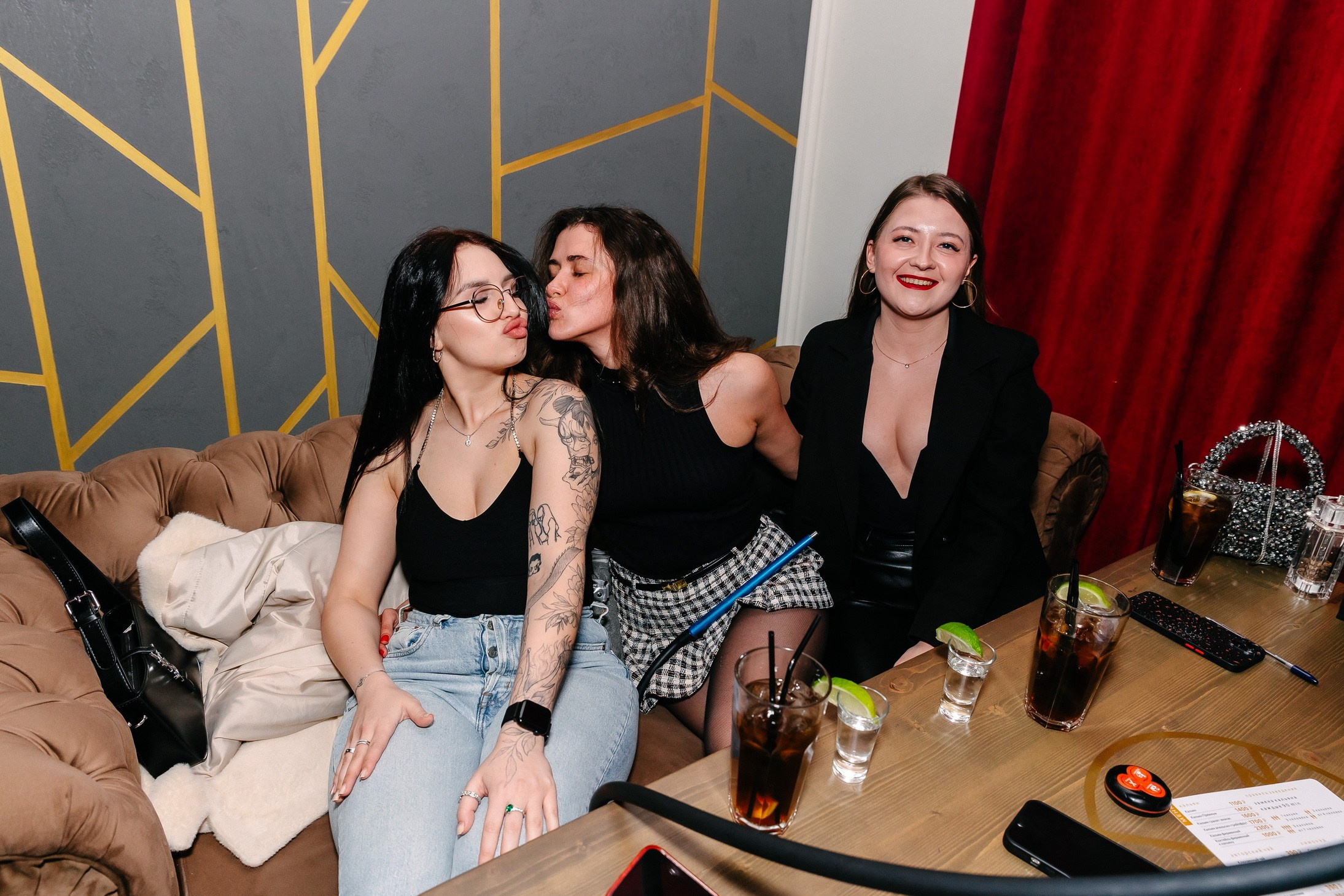 8 марта в лаунж-баре Major 2024. Свадебный, семейный и детский фотограф в Калининграде Елена Кравцова