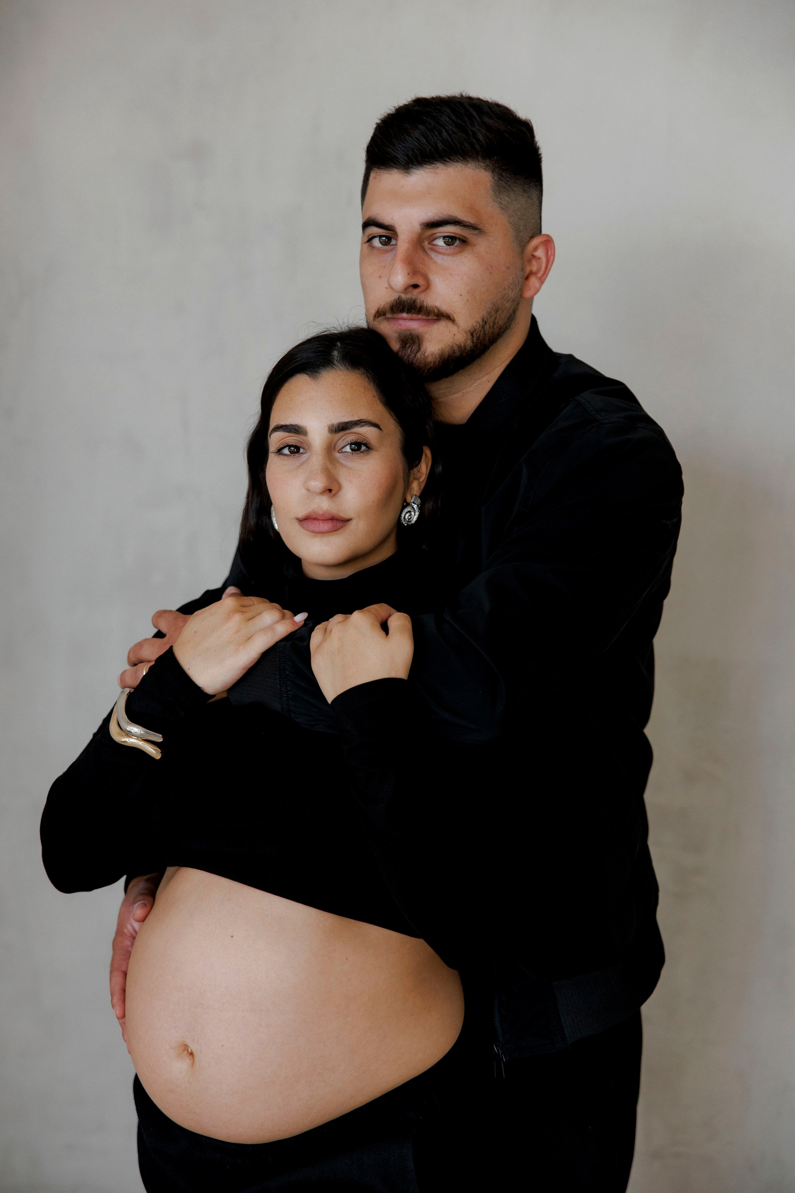 Pregnancy photoshoot inside the Grey Studio. Главная