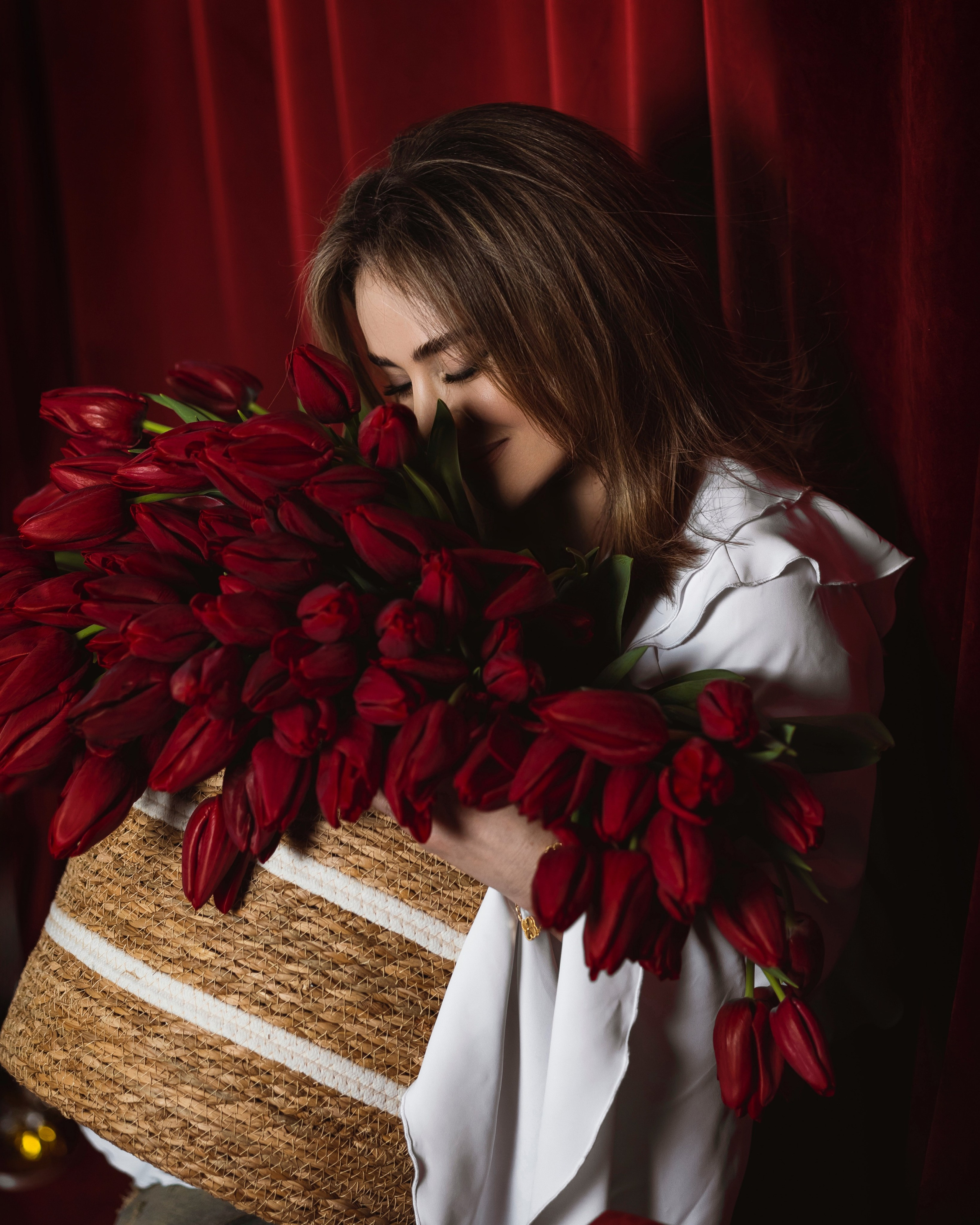 Фотосессия с цветами. Свадебный и семейный фотограф в Каспийске Алёна Нурмагомедова