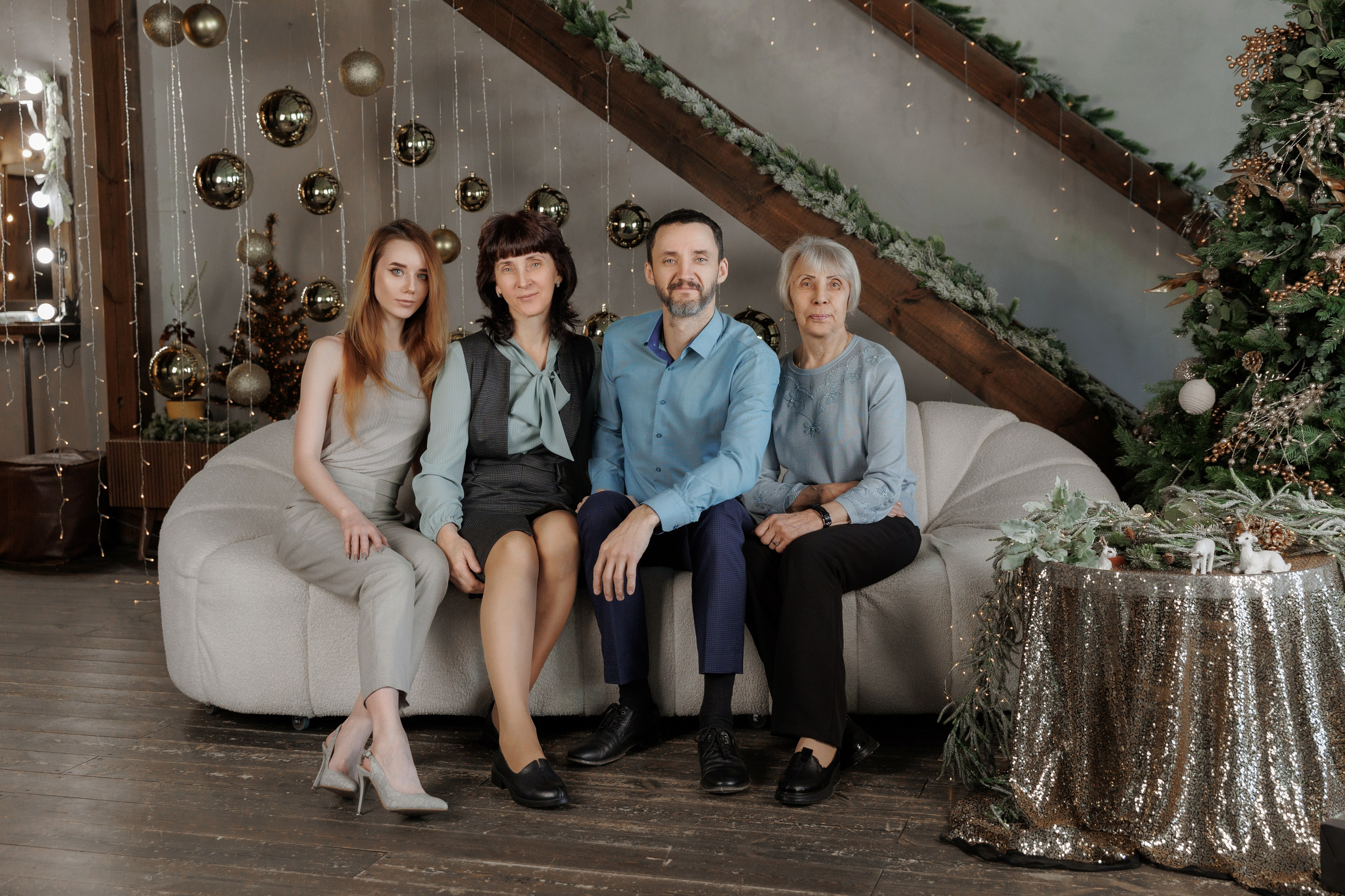 Катя с семьей. Фотограф женского портрета, беременности и материнства Харькова Елена