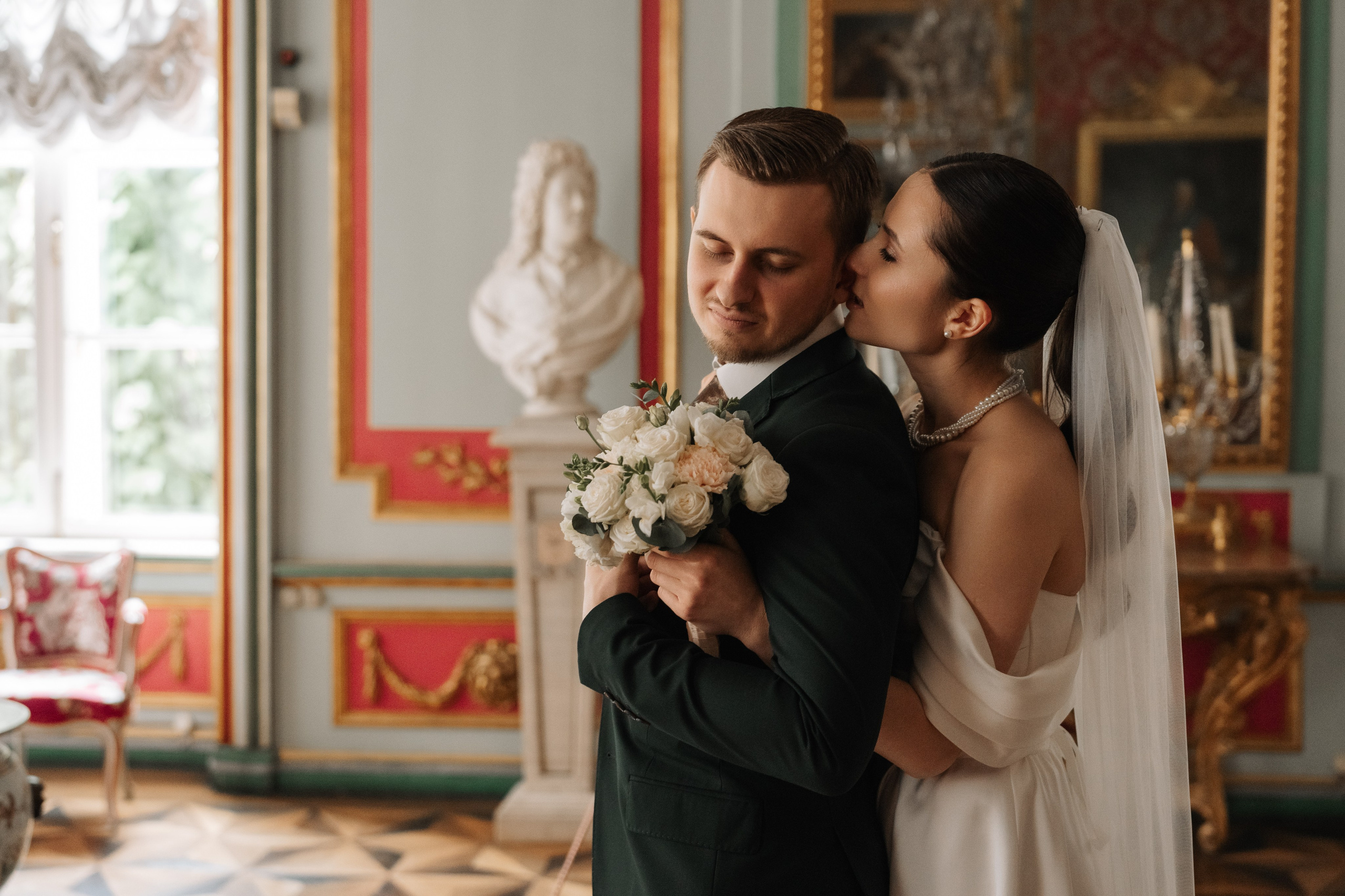 Влад и Илина в Кусково. Свадебный фотограф в Москве Анна Полушина