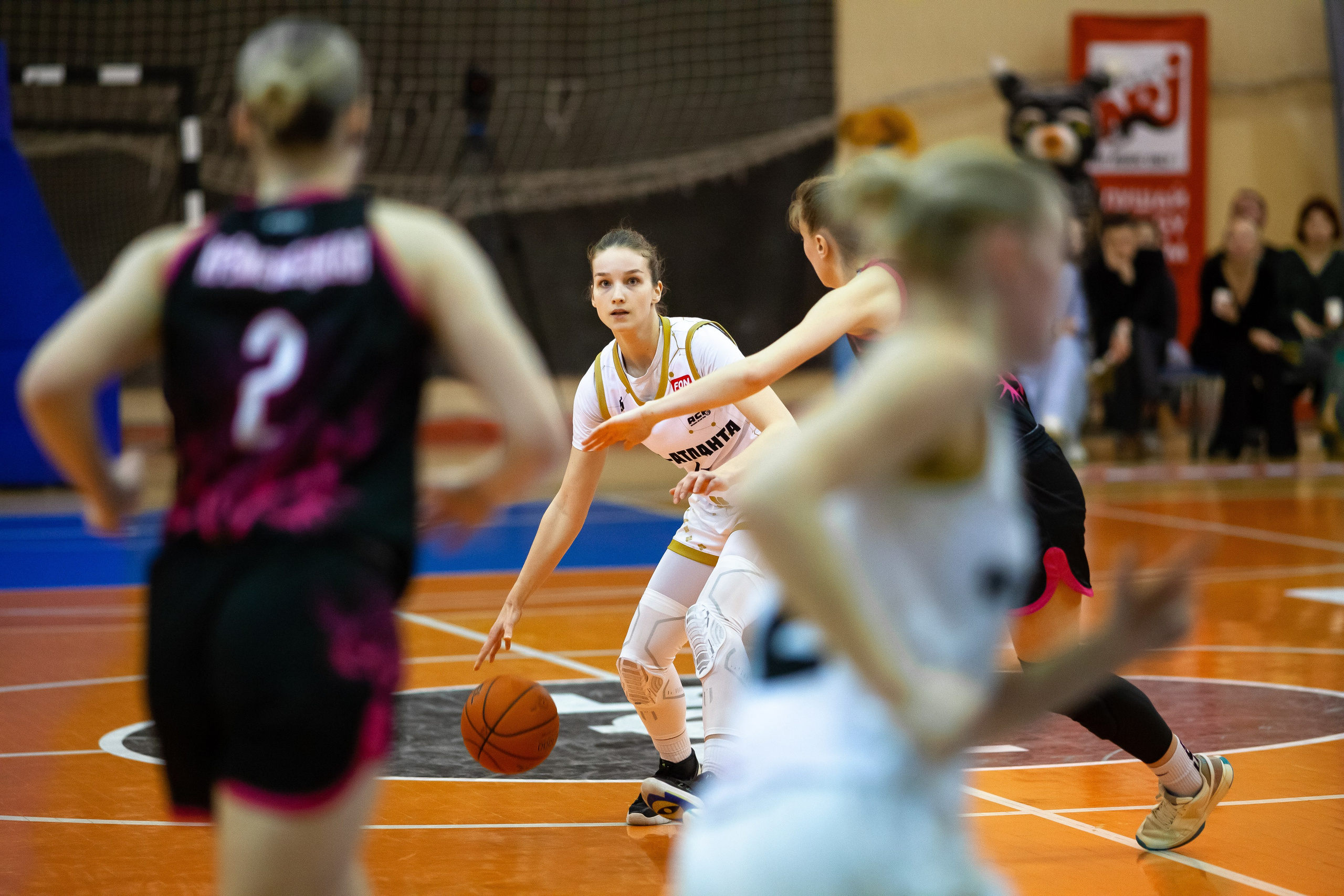 ЧГУ-Атланта — Ростов-ЮФУ / 1 игра. Фотография