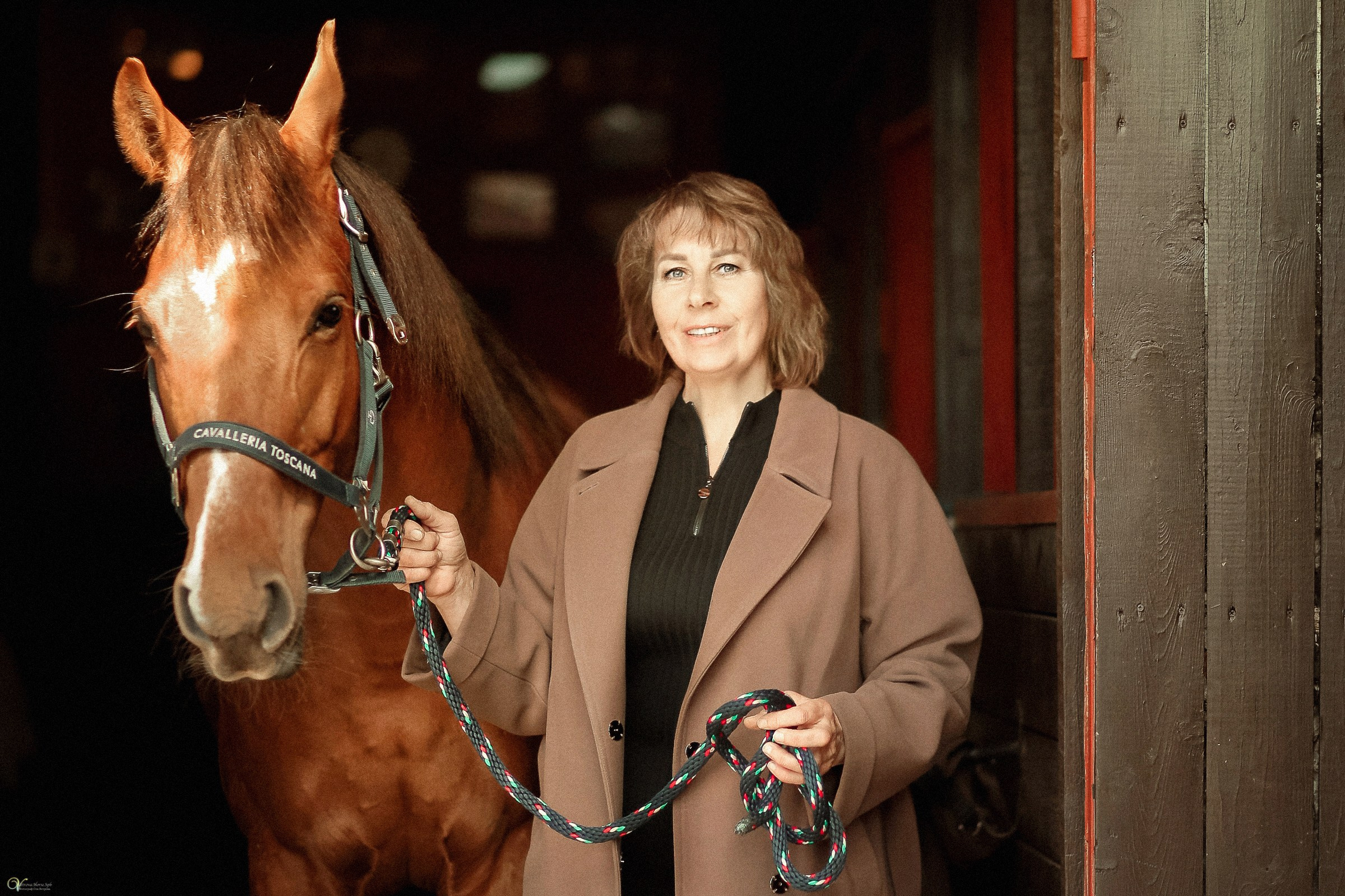 Фотосессии с лошадьми осенью. Фотограф женский и мужской портрет Санкт-Петербург