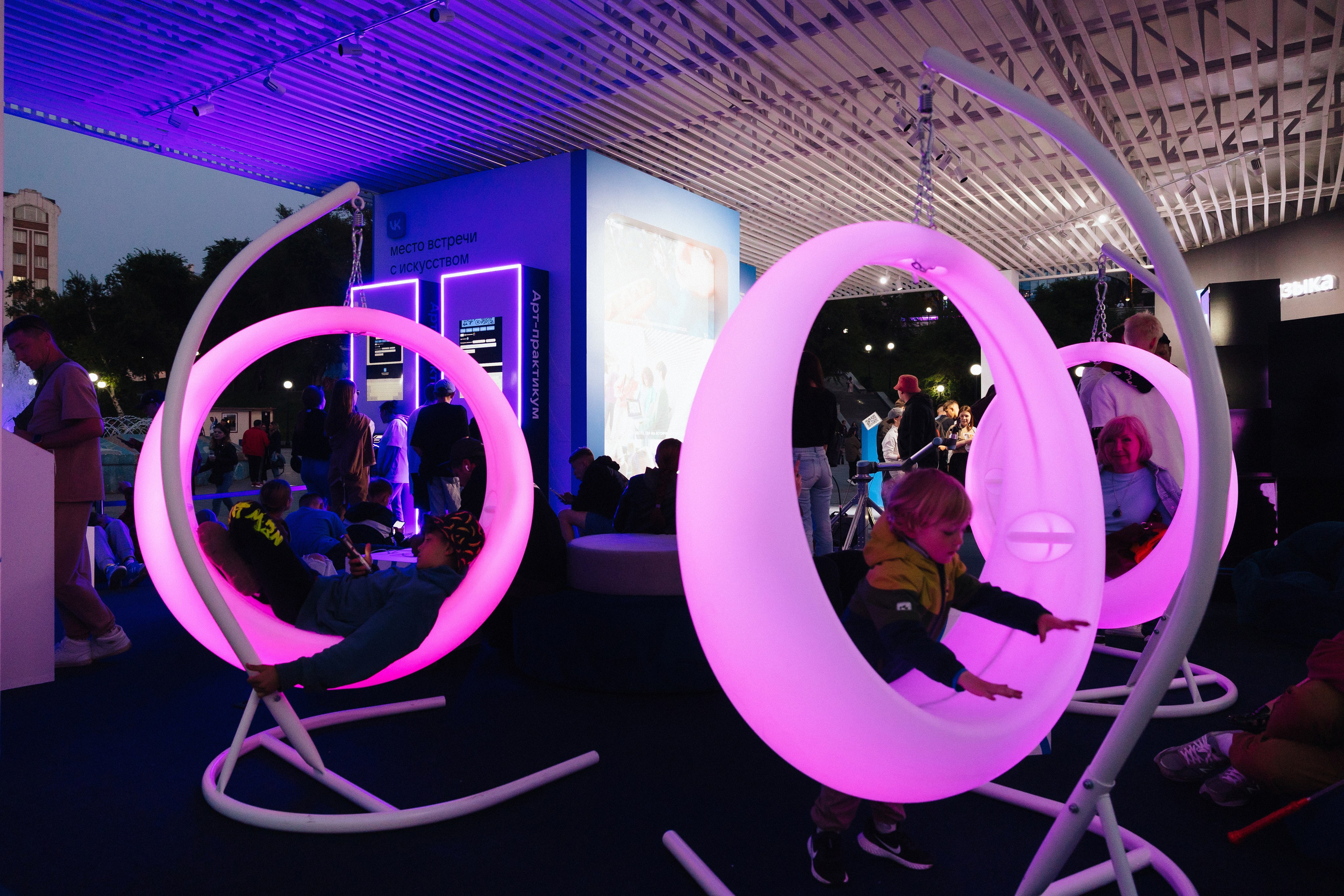 ВК МЕСТО ВСТРЕЧИ. Wedding and family photographer in Vladivostok Anton Blokhin