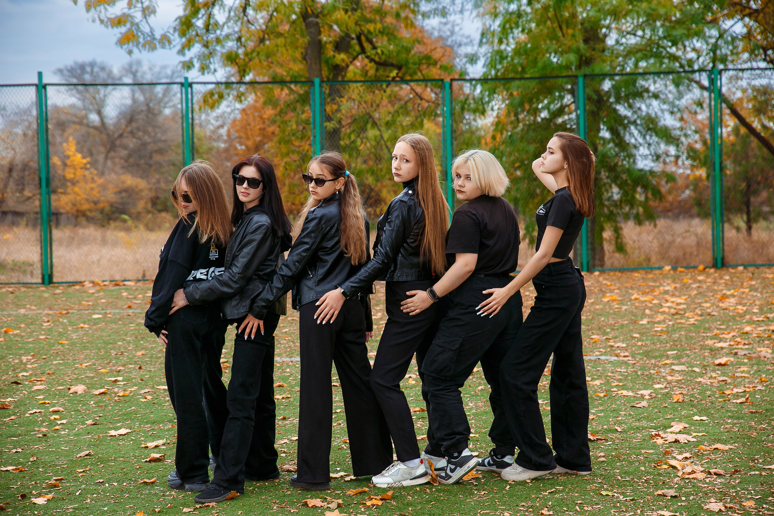 ЛЮДИ В ЧЕРНОМ. Выпускные альбомы в Донецке и ДНР. Фотограф Донецк и ДНР