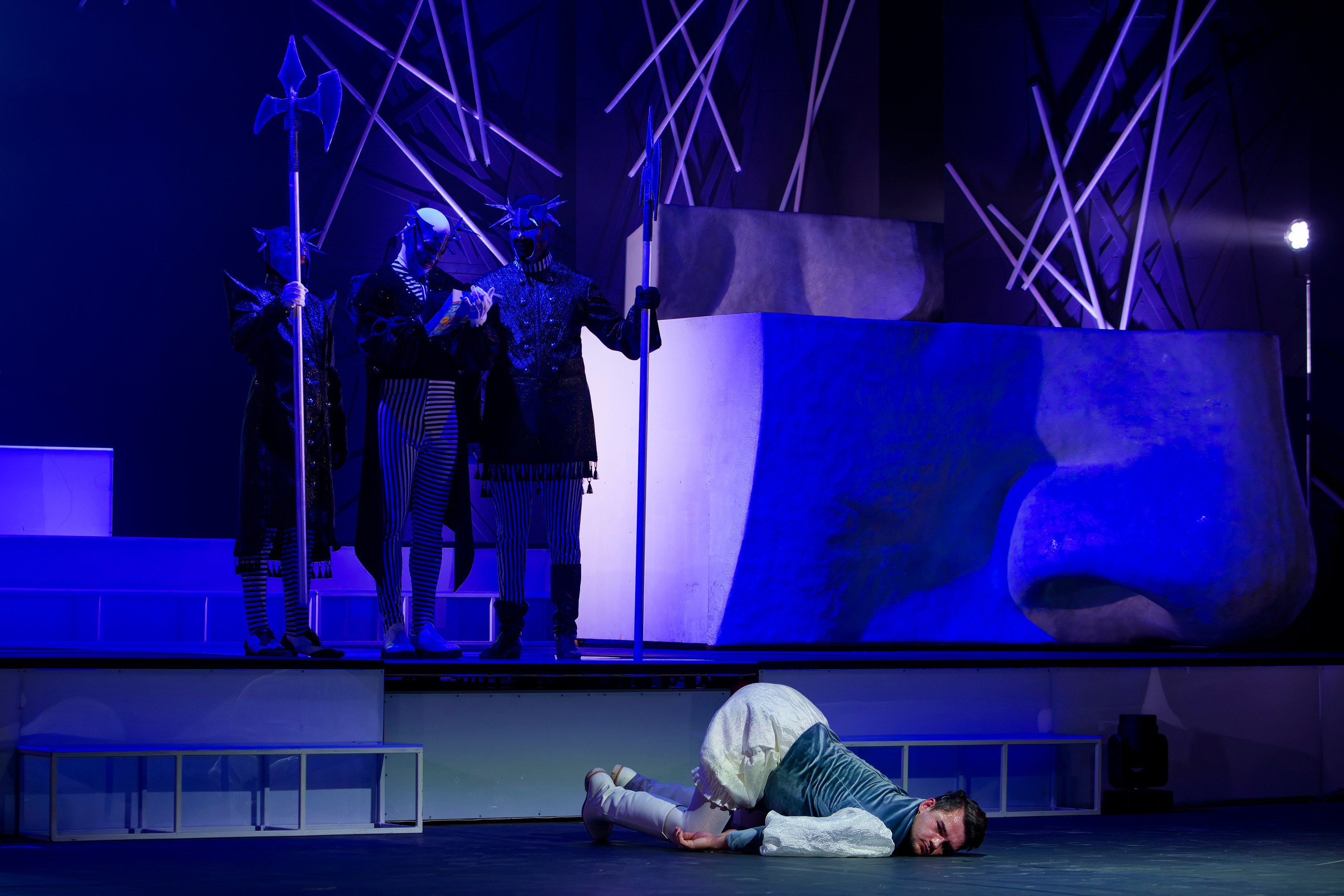 Спектакль «Любовь к трем апельсинам». Кутузов Евгений Фотограф в Южно-Сахалинске