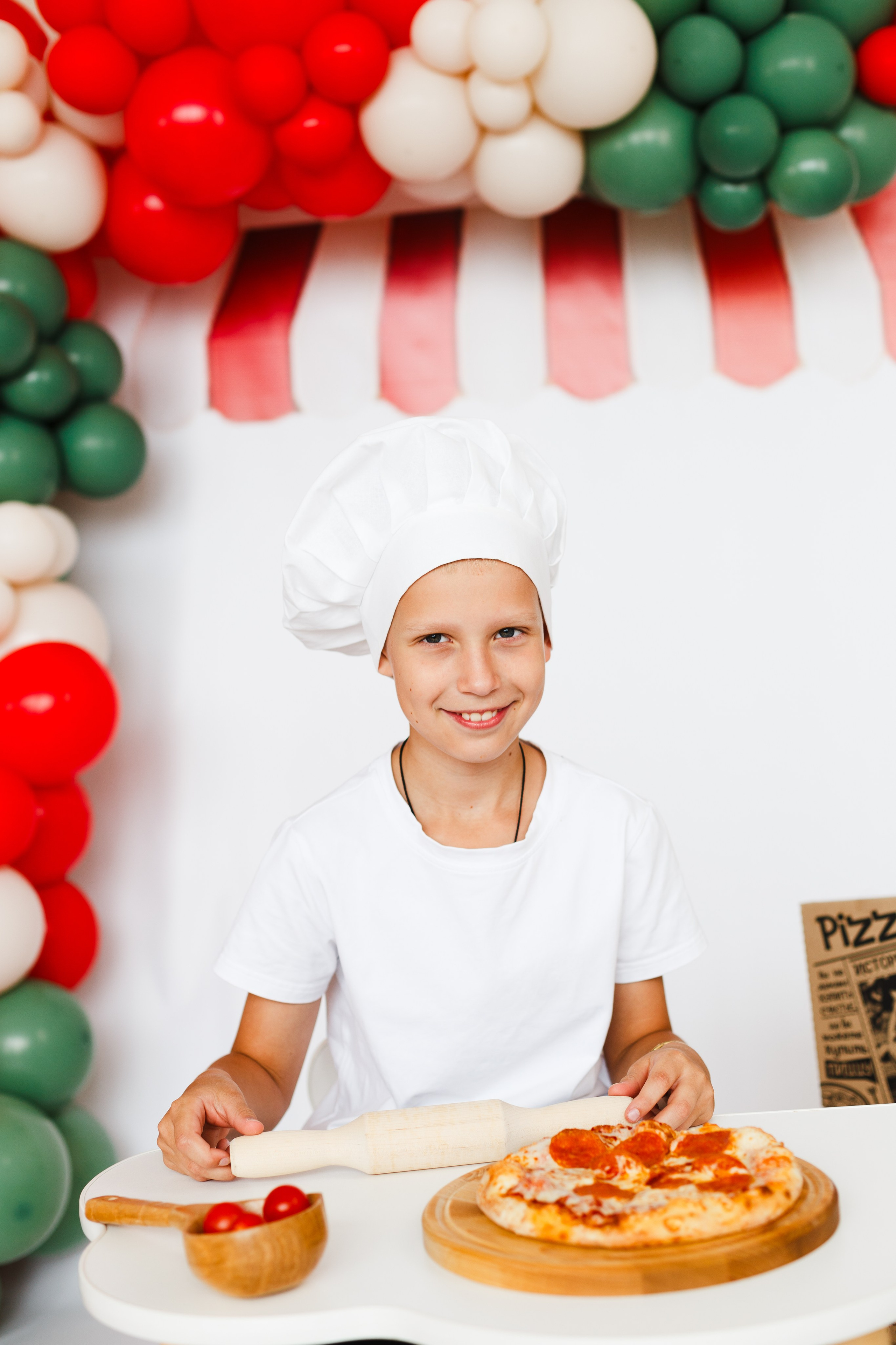 Детская фотосессия с пиццей