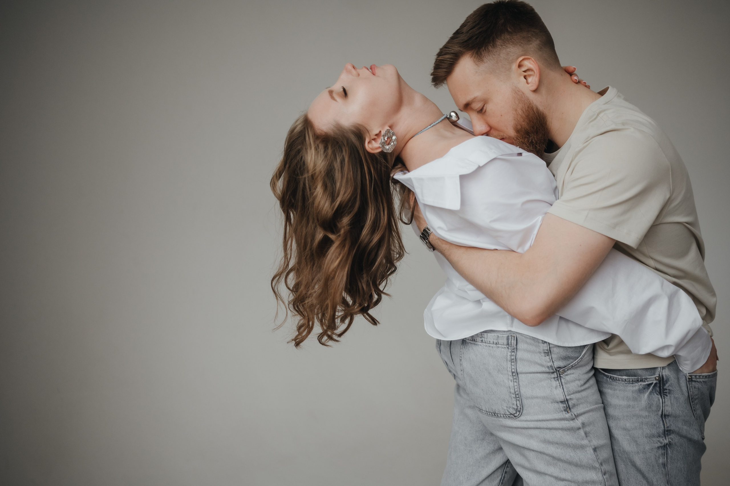 Love Story фотосессия в студии. Свадебный и семейный фотограф и видеограф, Крым, Москва, Санкт -Петербург