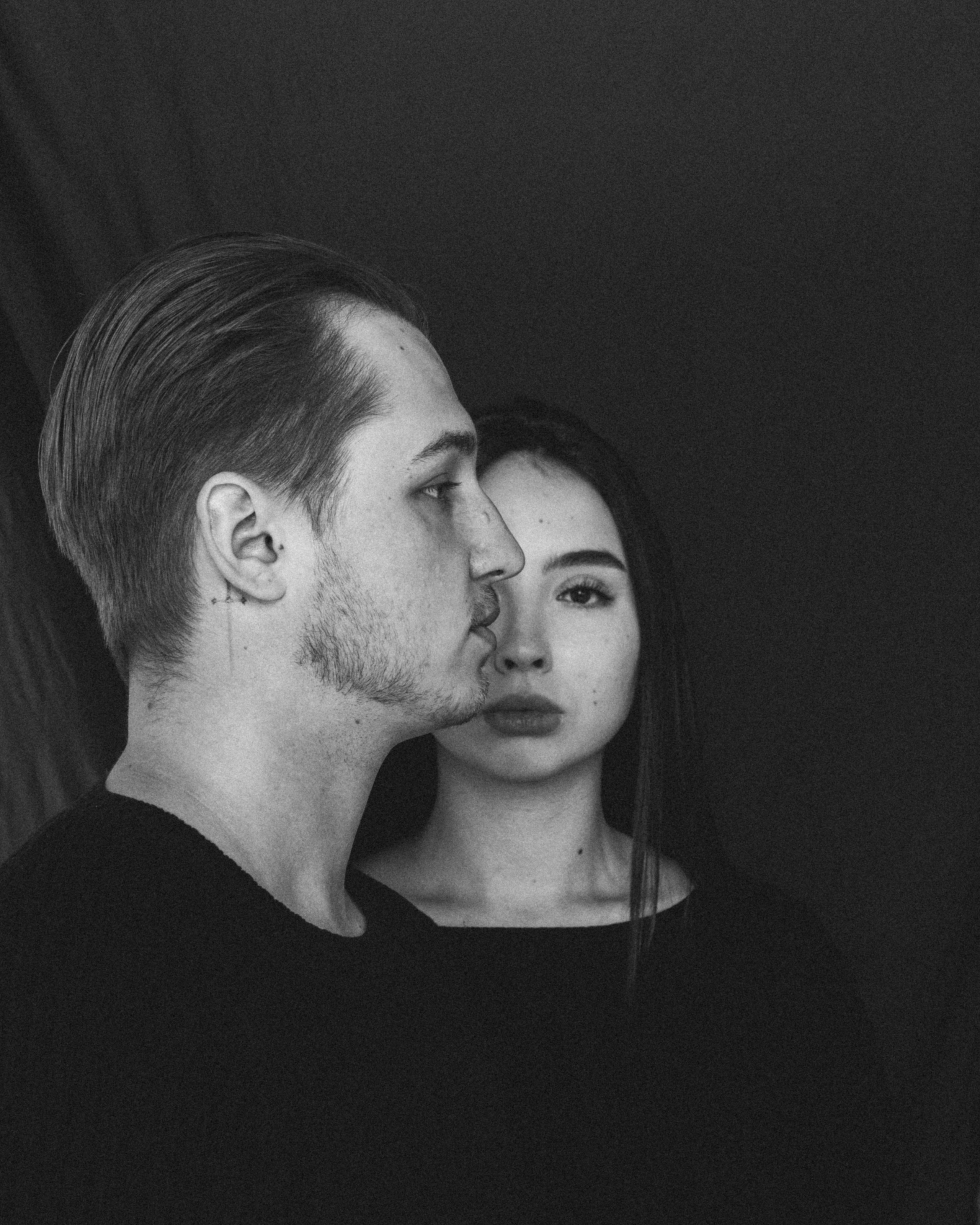 TOTAL BLACK. WEDDING