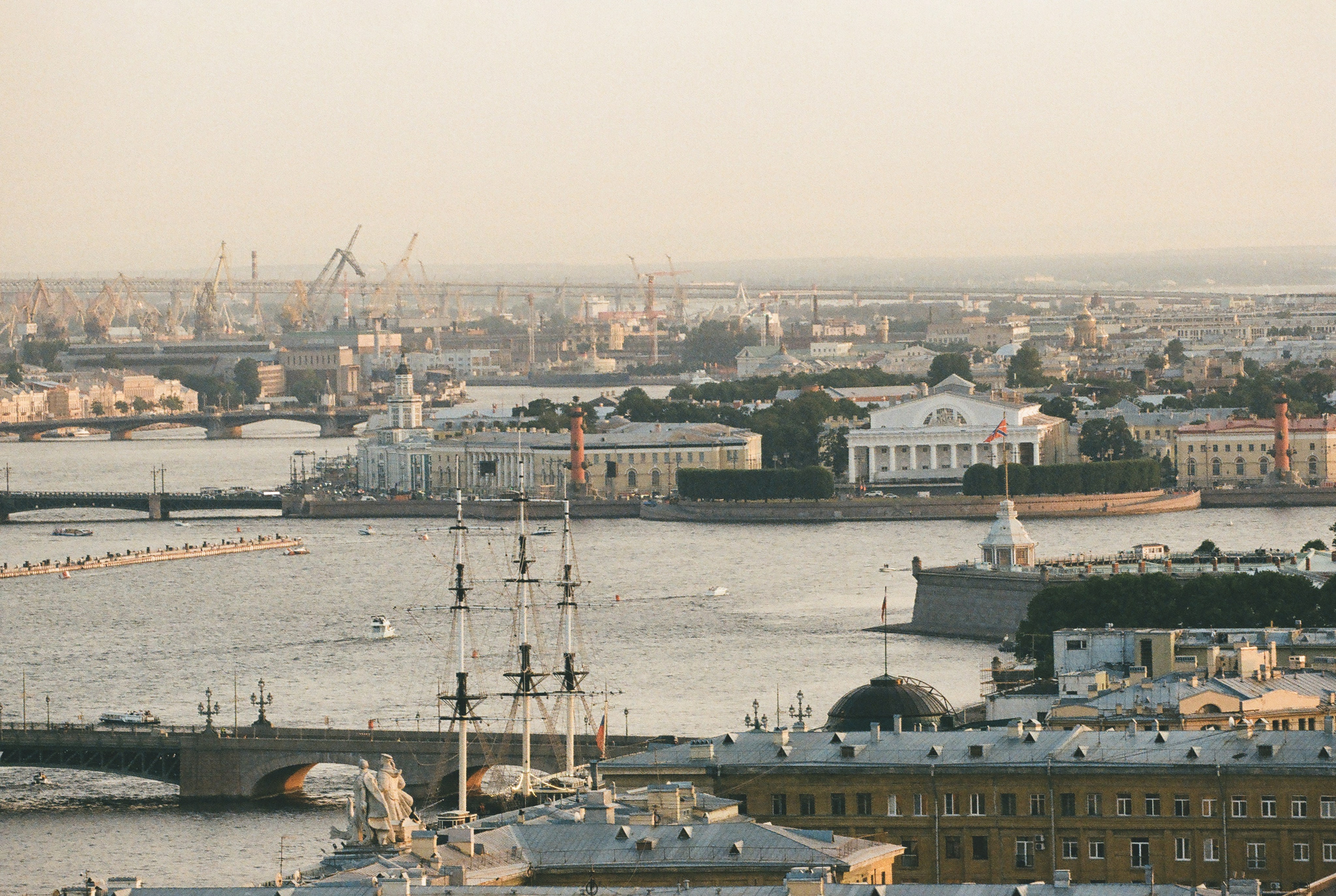 Фотографии цветные. Свадебный и семейный пленочный фотограф в Петербурге Истомина Ирина