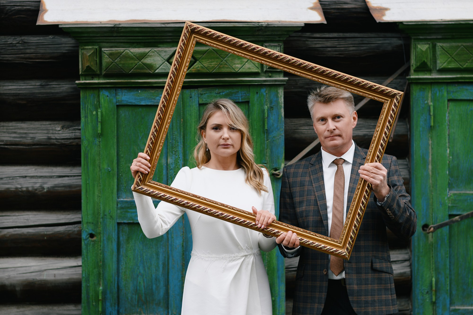 Свадебная фотосессия Дмитрия и Марии в Тюмени — Идеи для съемки в ЗАГСе и городе. Портретный фотограф Тюмень Дарья Мустафина