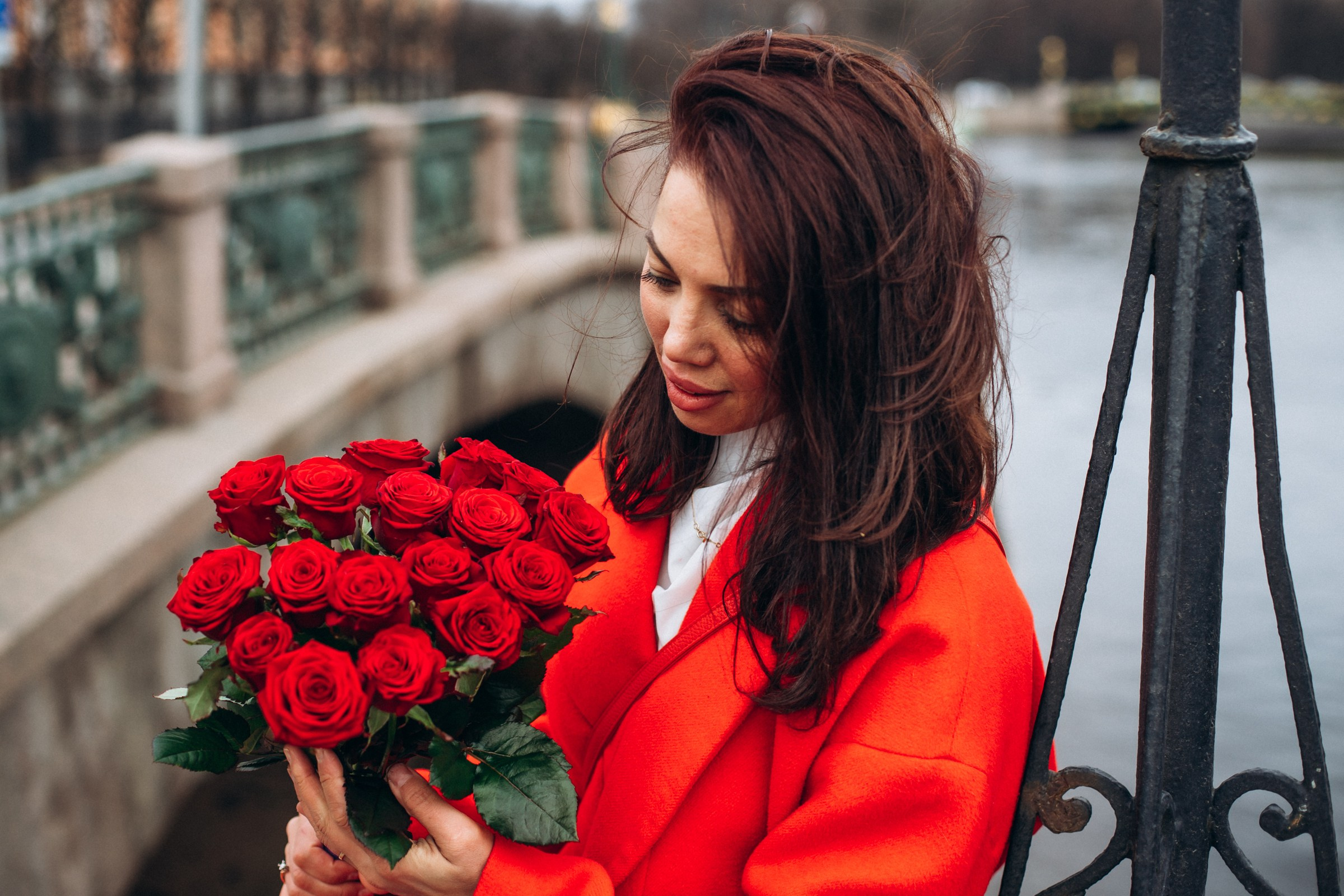 Анастасия в апреле. Фотопрогулка в Петербурге. Индивидуальный и семейный фотограф в Санкт-Петербурге