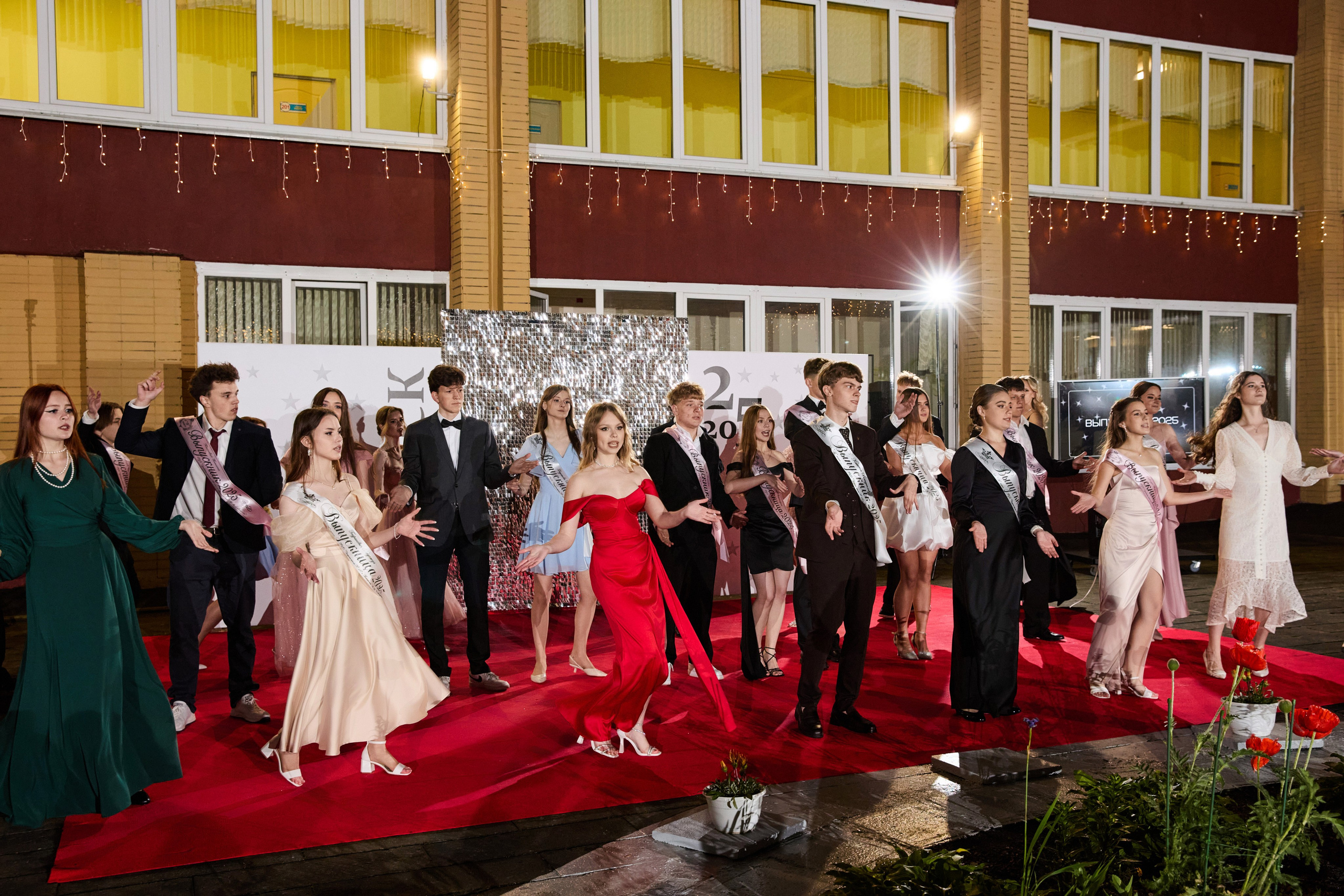 Выпускной 11 класс. Свадебная, репортажная фотосъемка и видеосъемка в Минске. Илья и Юлия Ширмановы. Фотограф | Видеограф | Минск