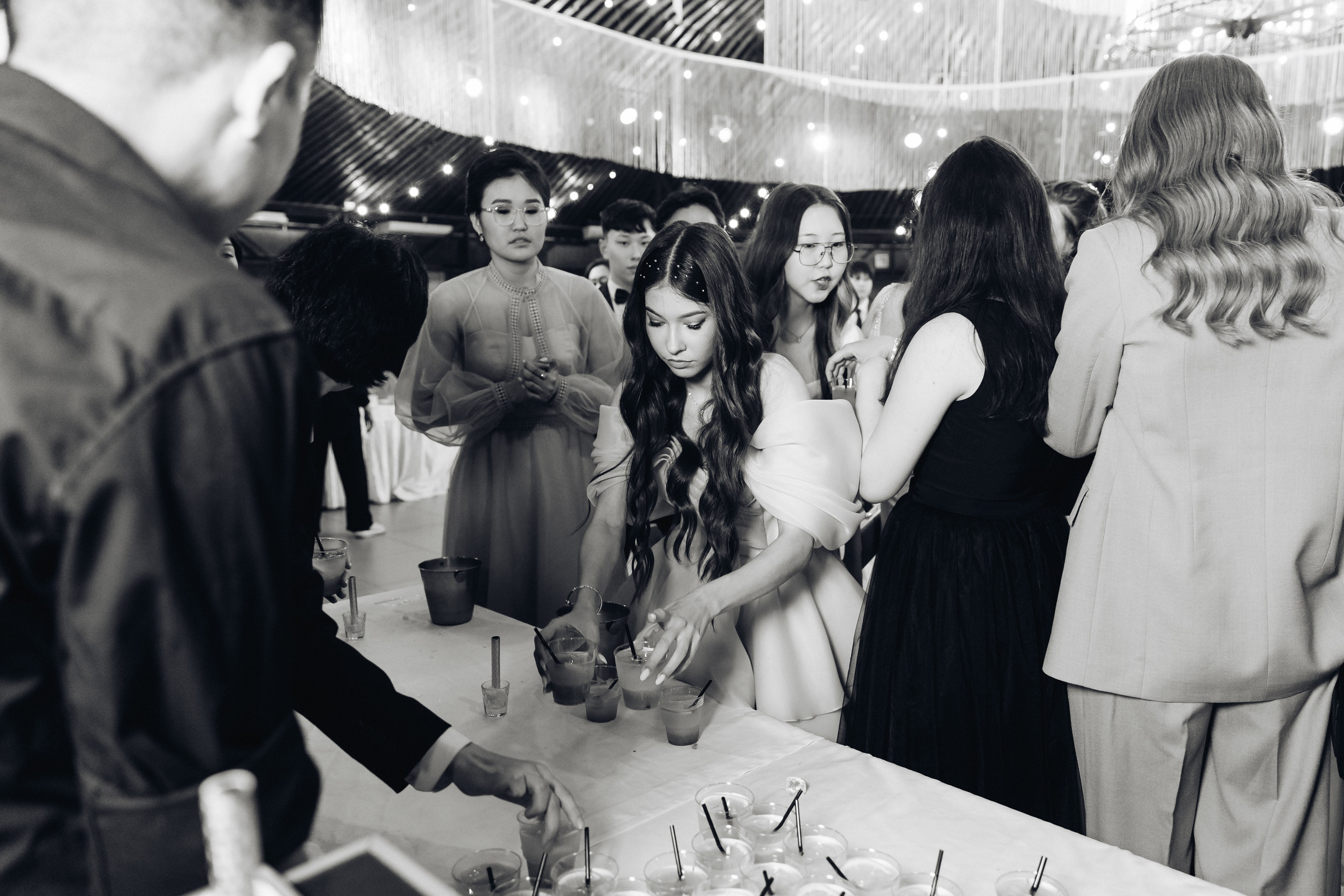 Выпускной вечер. 49 школа. Баран на корове. Свадебный и семейный фотограф в Улан-Удэ