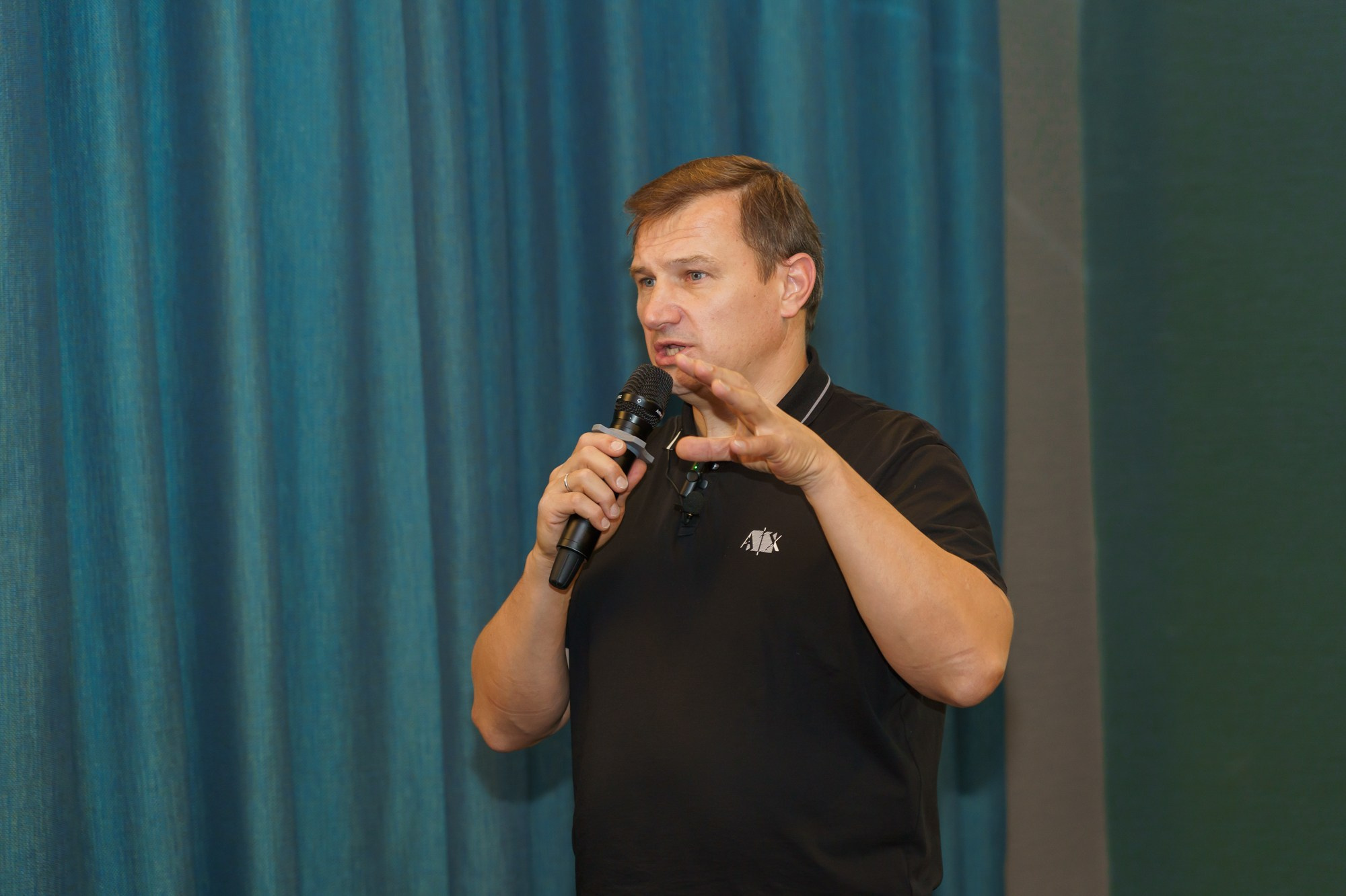 Выступление спикера. Photomantis