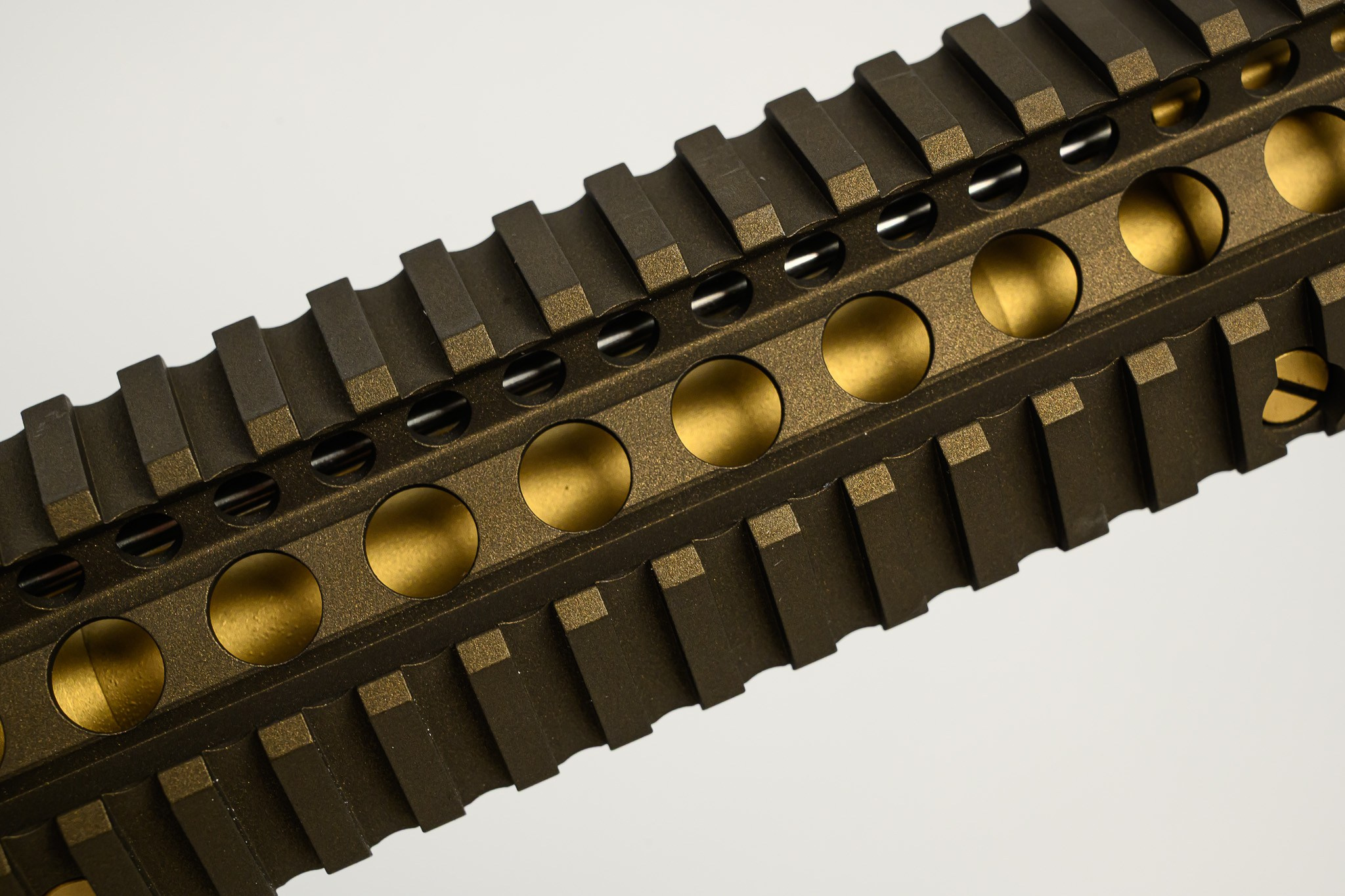 Как проходит покраска страйкбольного оружия в Cerakote. Страйкбольная мастерская Бигич Воркшоп