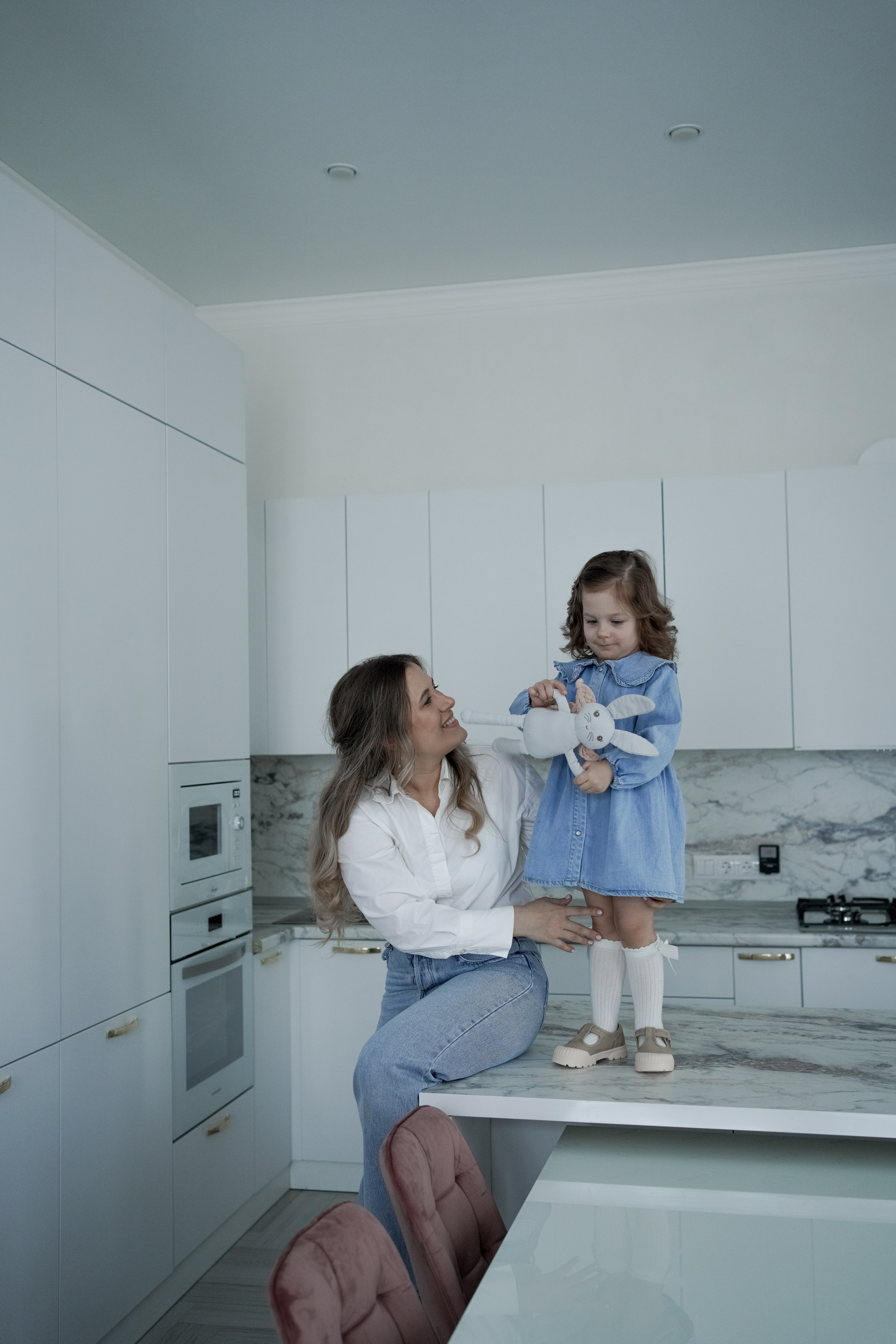 Дома с дочкой. Свадебный и семейный фотограф Афанасьева Анна в Кисловодске