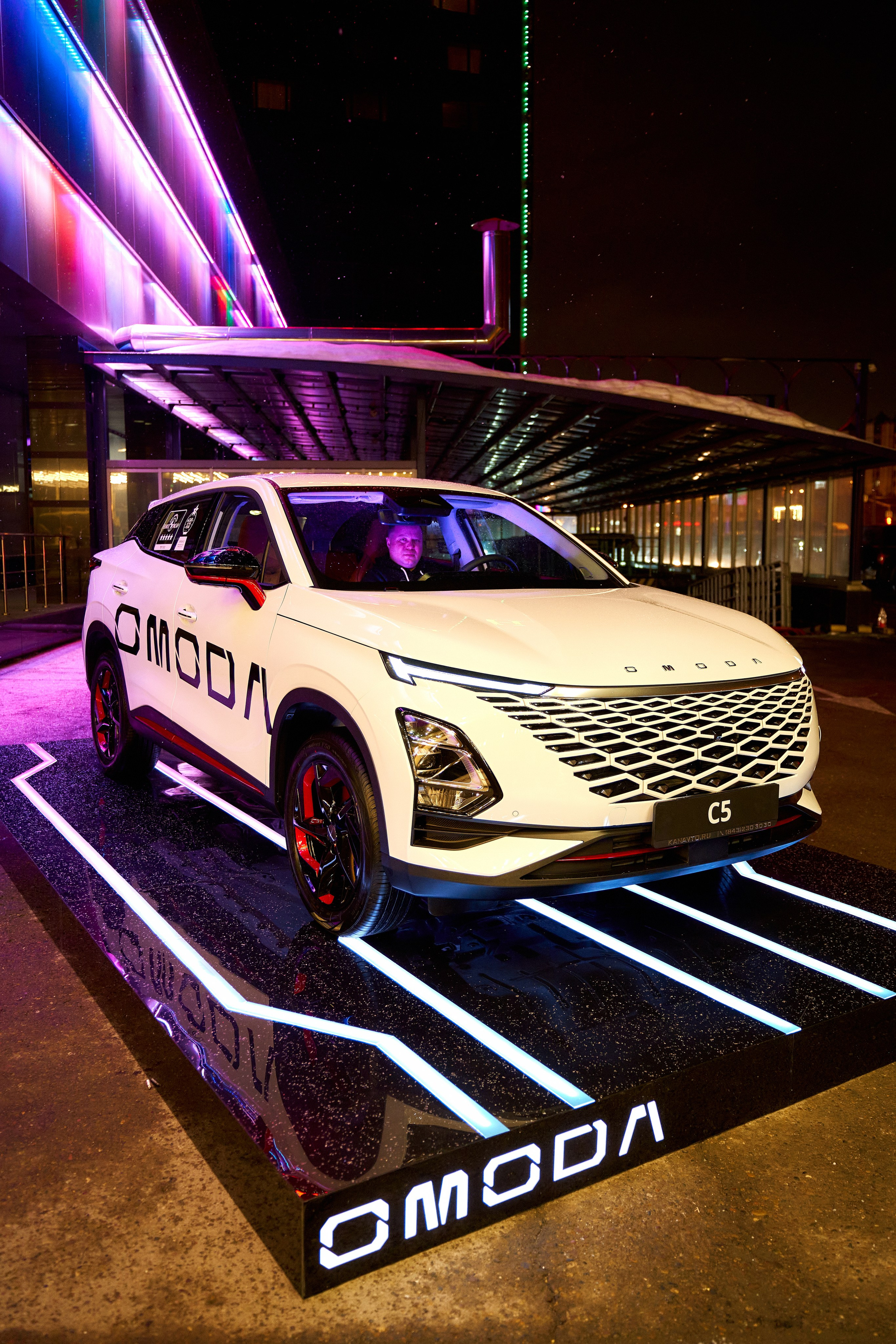 Автомобиль OMODA на промо-площадке у Корстон — рекламная съёмка Казань