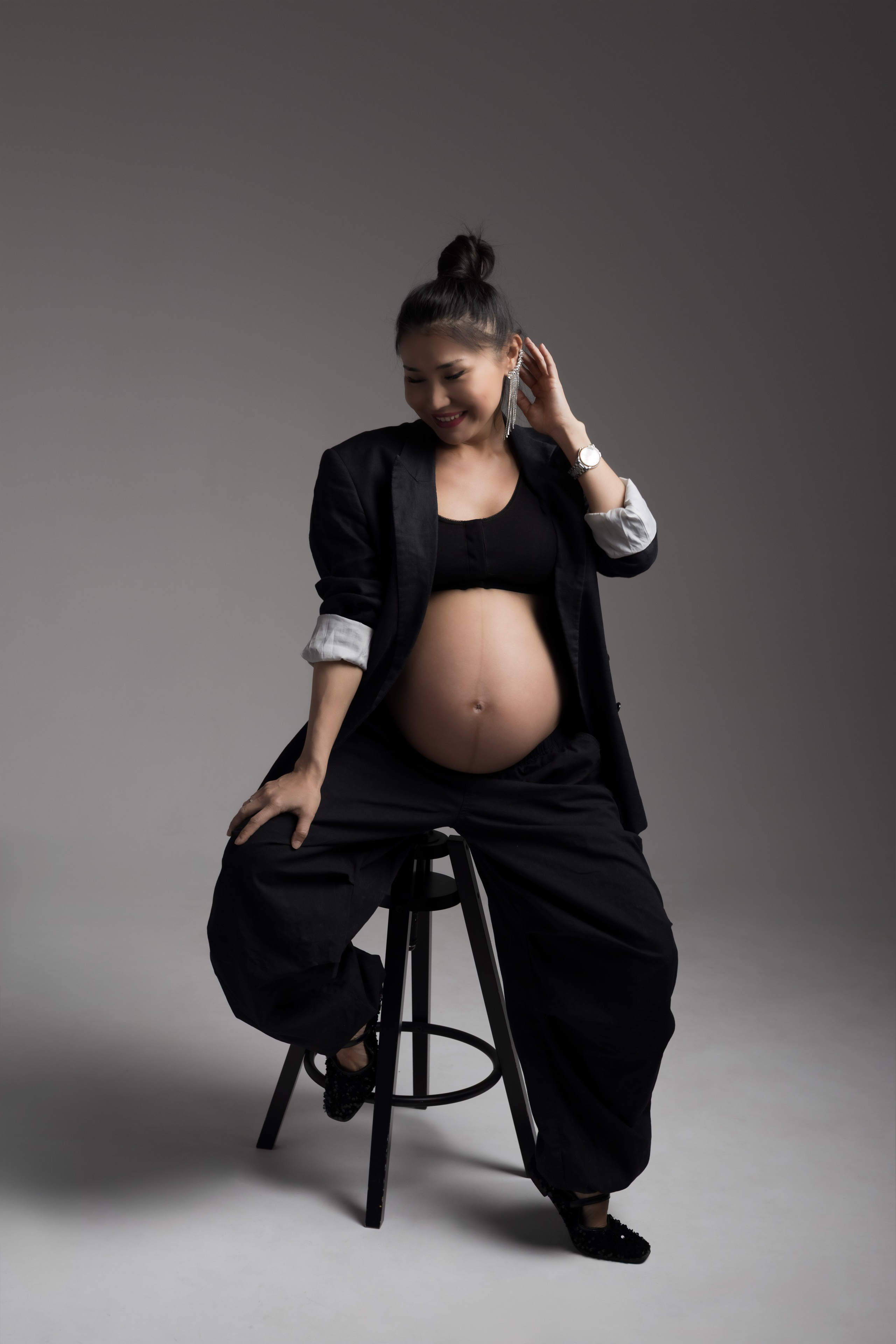 Фотосессия беременности в Алматы — maternity съёмка для будущих мам. Фотограф Алматы