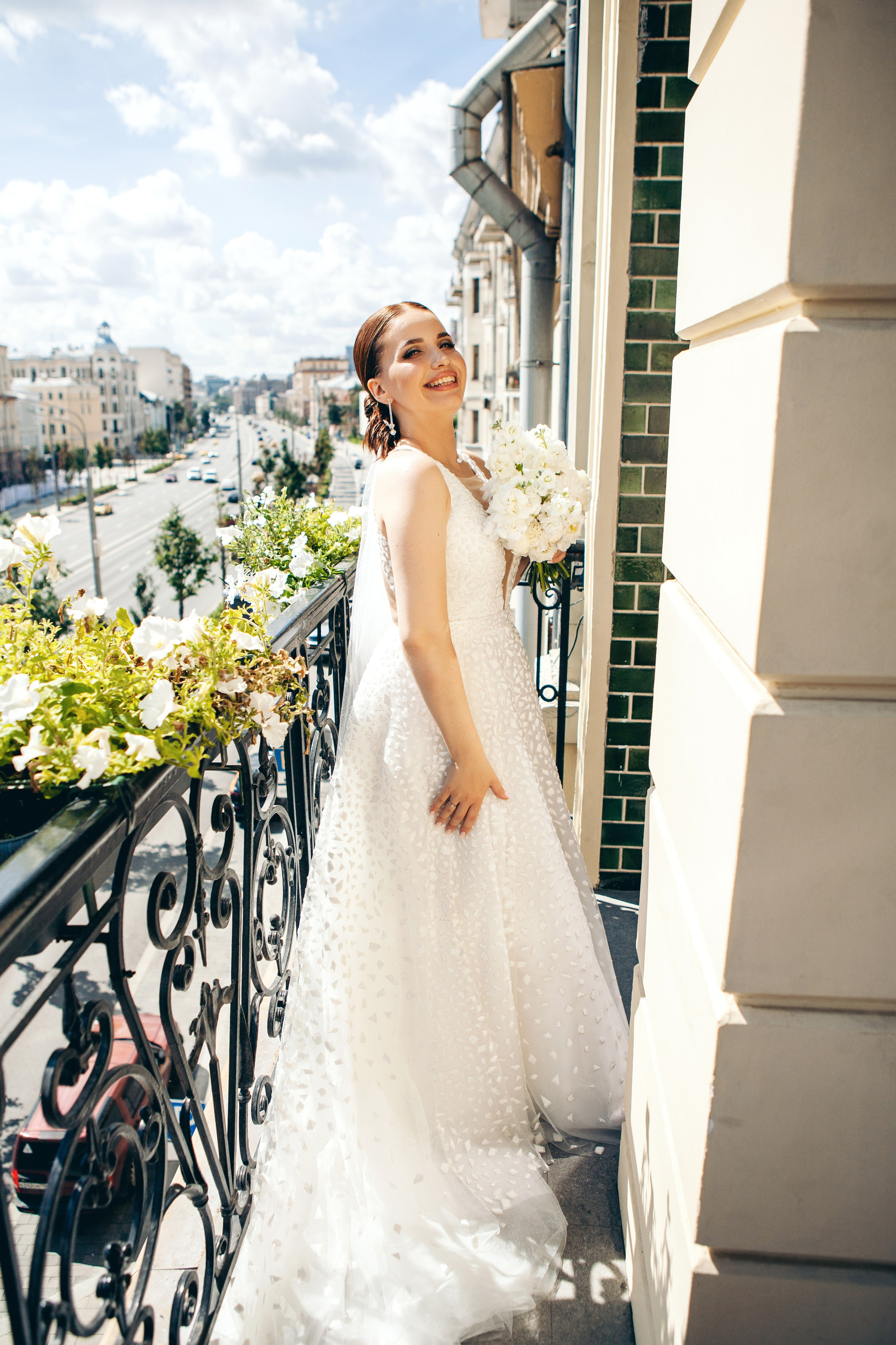 Свадебная фотосессия в отеле hartwell hotel и на патриарших прудах. Фотограф Ольга Ефремова