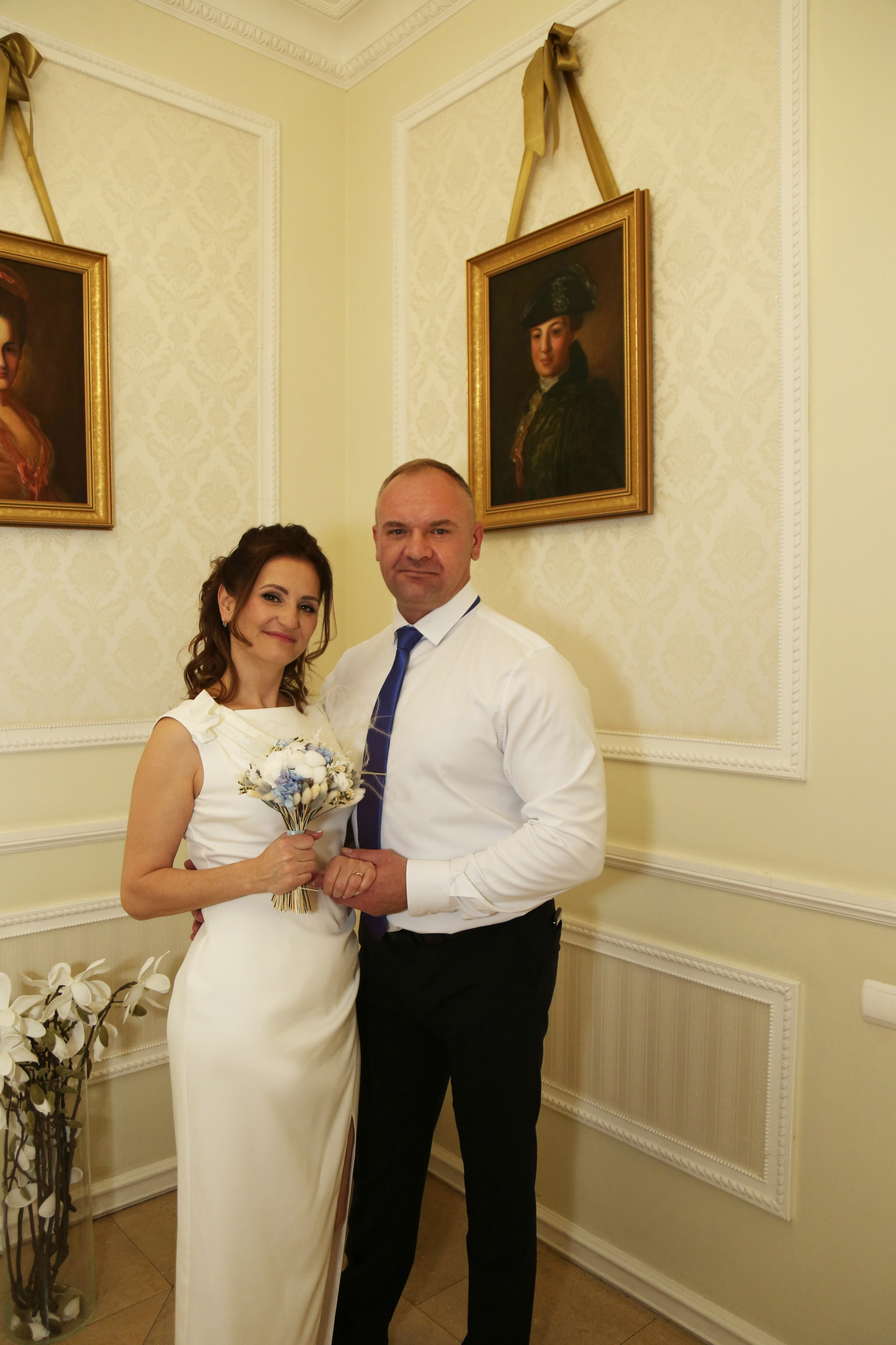 Свадебная фотосессия в ЗАГСе г. Раменское для Екатерины и Анатолия. Фотосессия в студии в Москве от профессионального фотографа услуги по доступным ценам