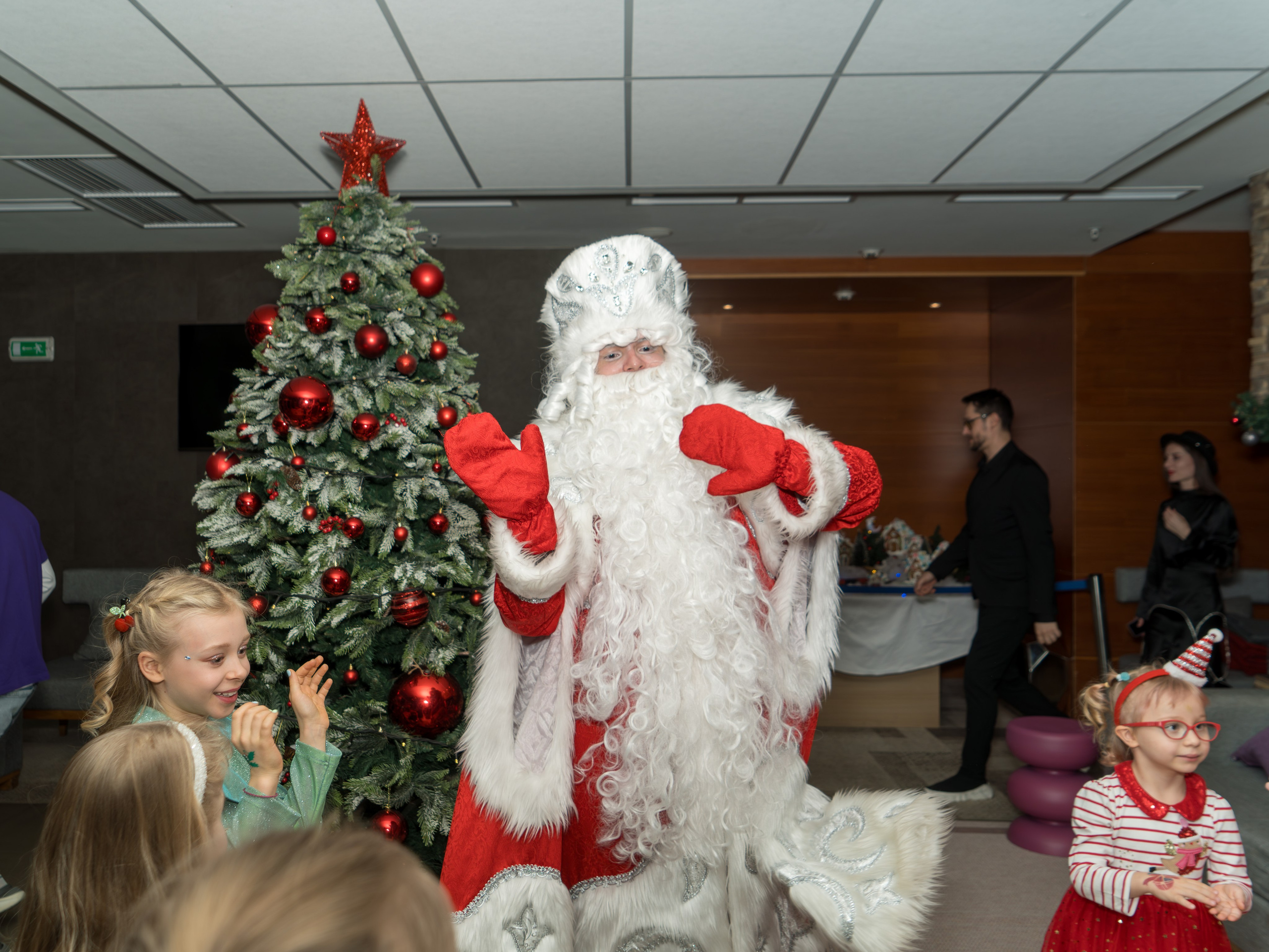 Новый год 2024 в ресторане Эрбелия. Репортажный фотограф в Красной Поляне и Сочи Павлюченко Екатерина