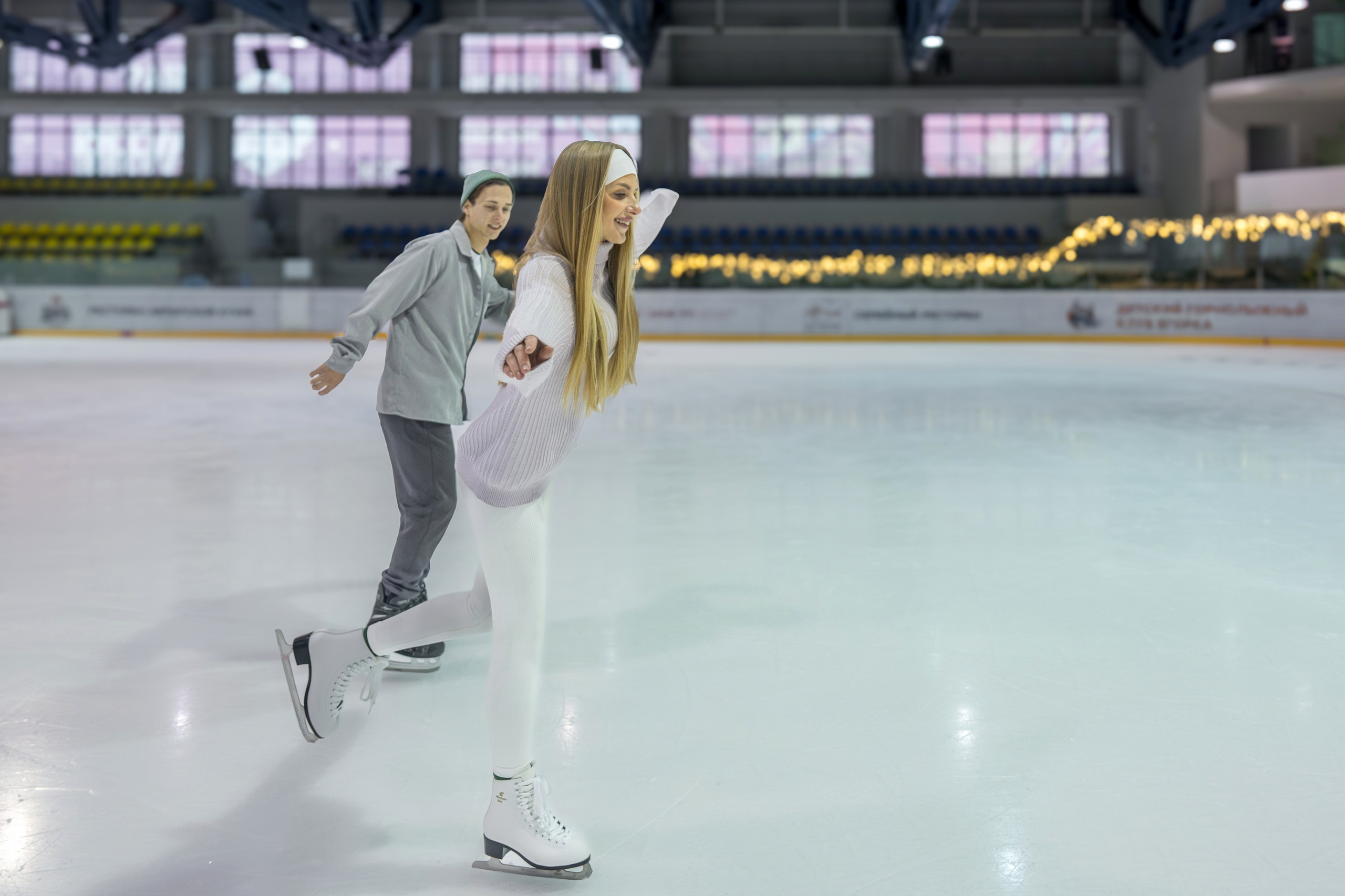 Контент съемка на катке для курорта Роза Хутор. Репортажный фотограф в Красной Поляне и Сочи Павлюченко Екатерина