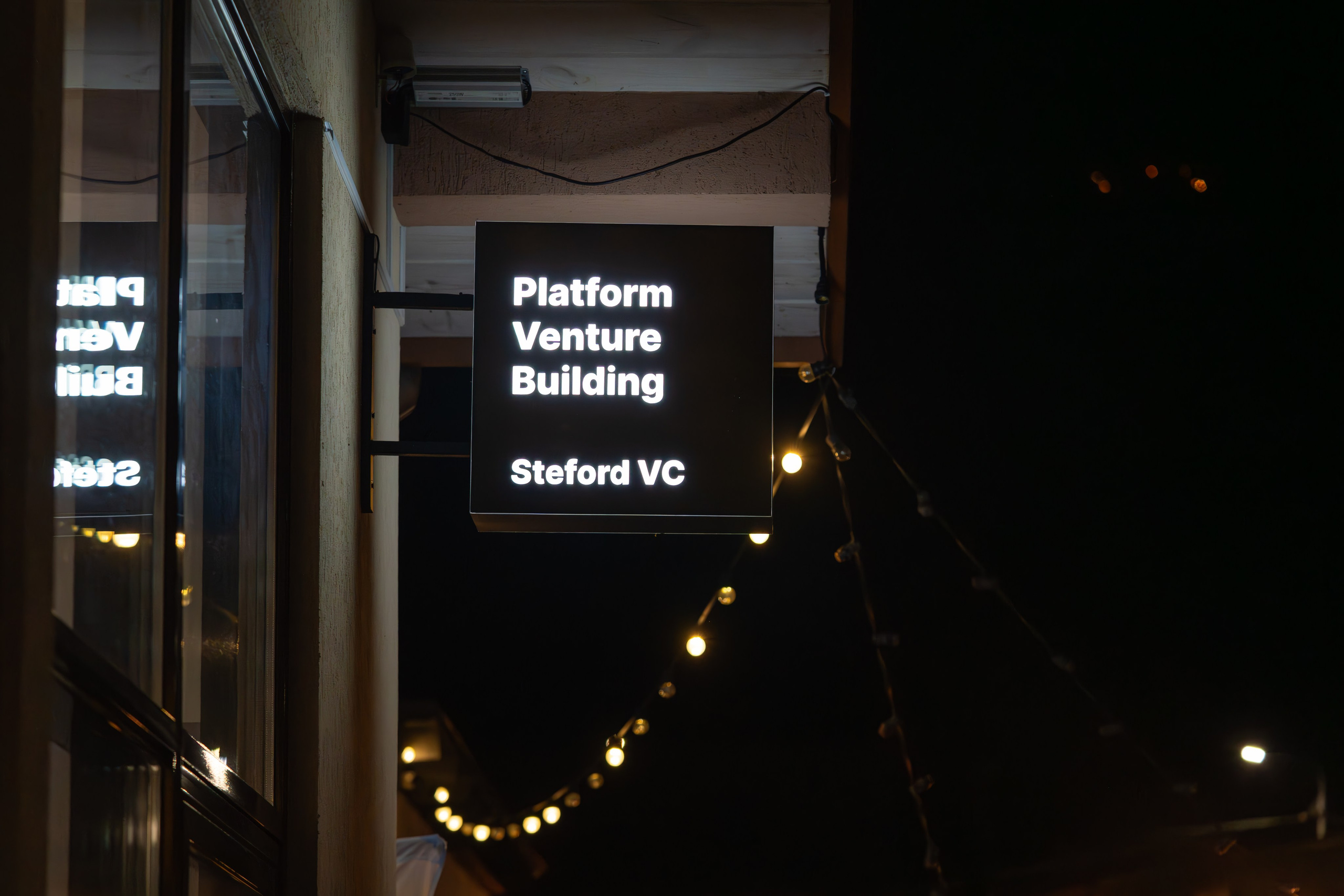 Предновогодняя встреча в пространстве Steford Hub. Репортажный фотограф в Красной Поляне и Сочи Павлюченко Екатерина